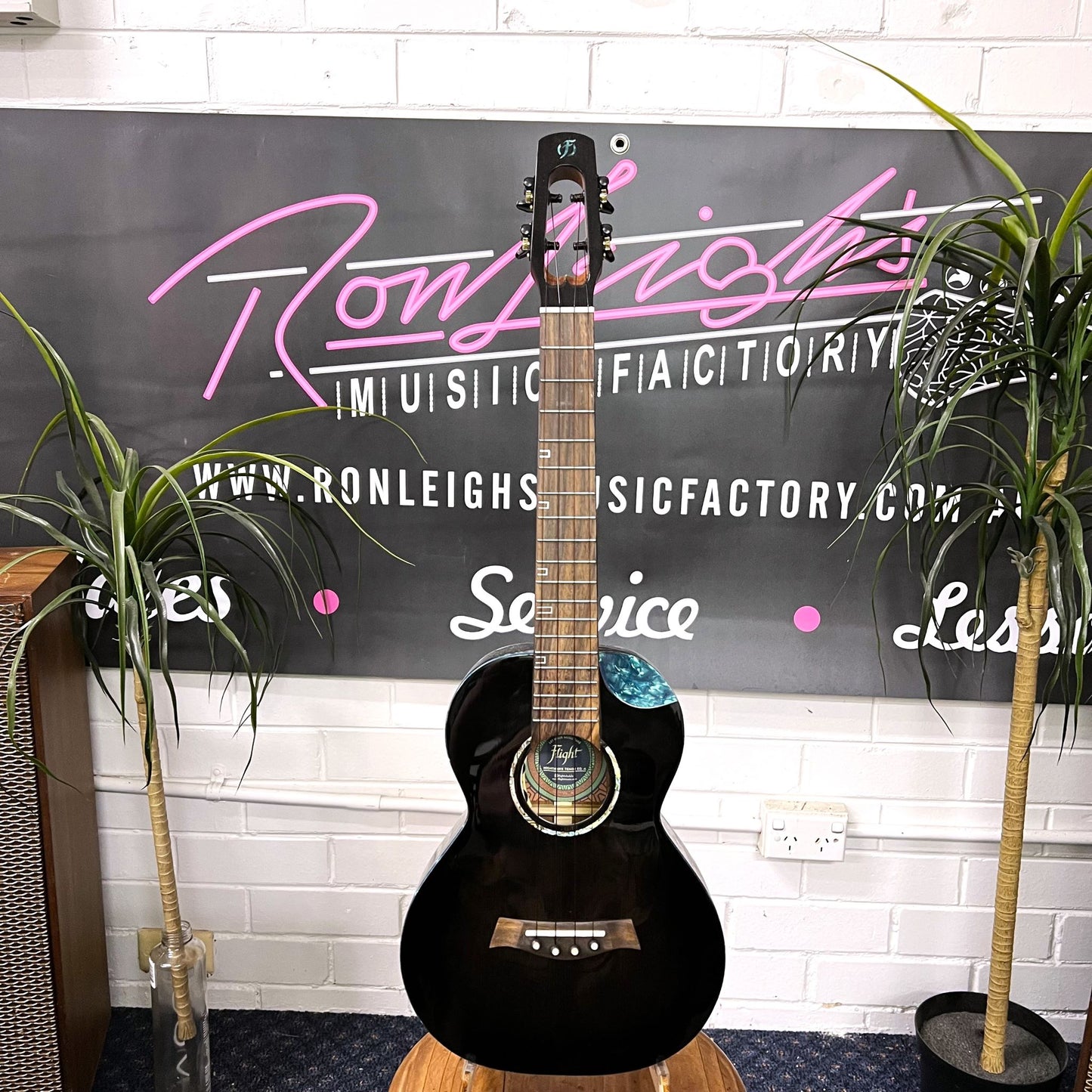 FLIGHT Nighthawk Tenor Acoustic / Electric Ukulele