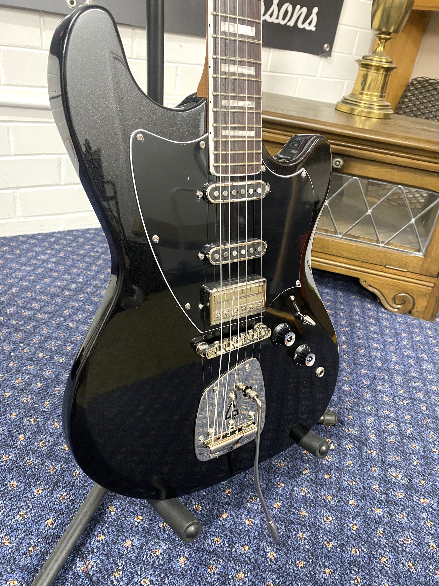 GUILD Surfliner Deluxe - Black Metallic