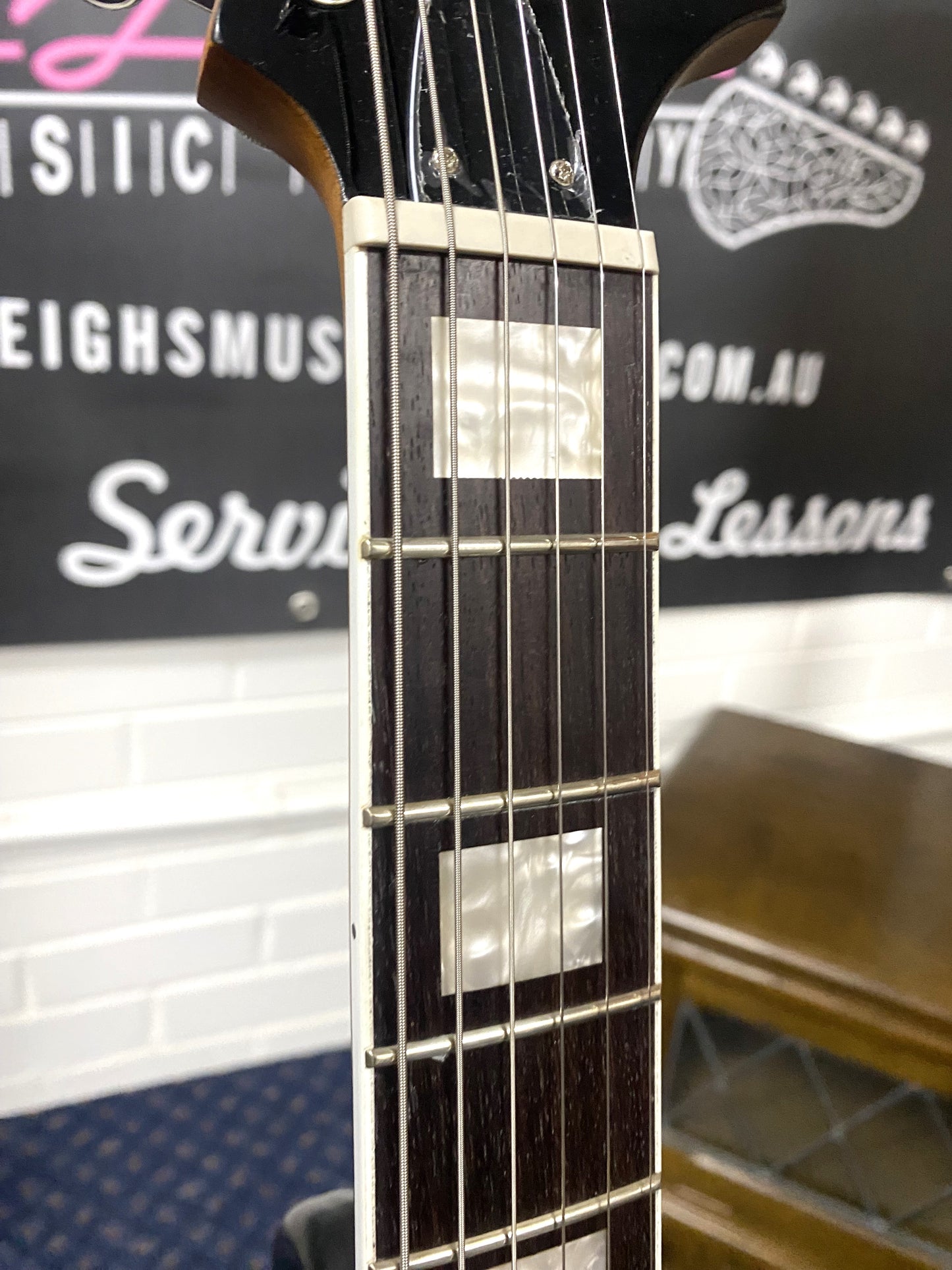 GUILD Surfliner Deluxe - Black Metallic