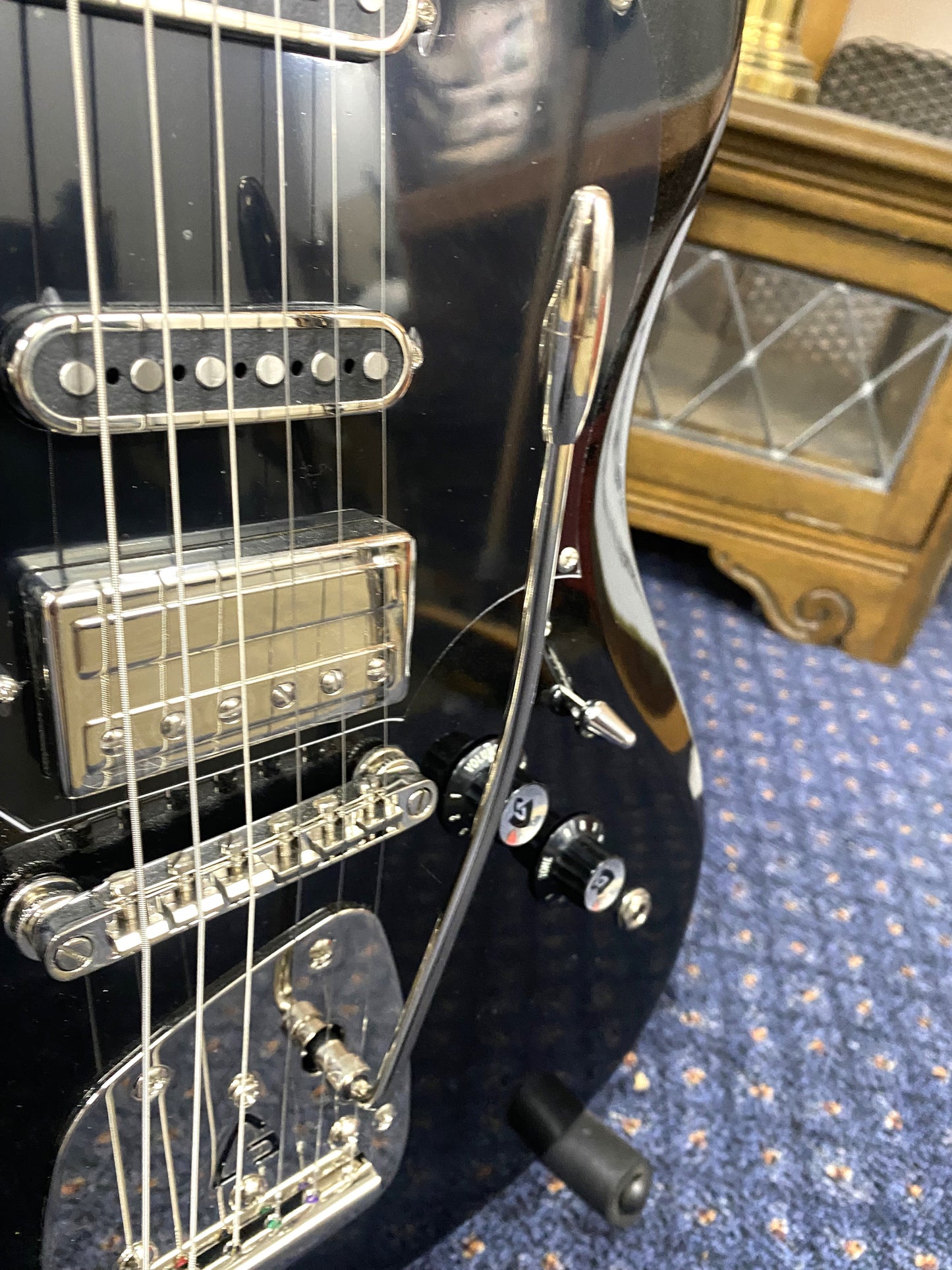 GUILD Surfliner Deluxe - Black Metallic