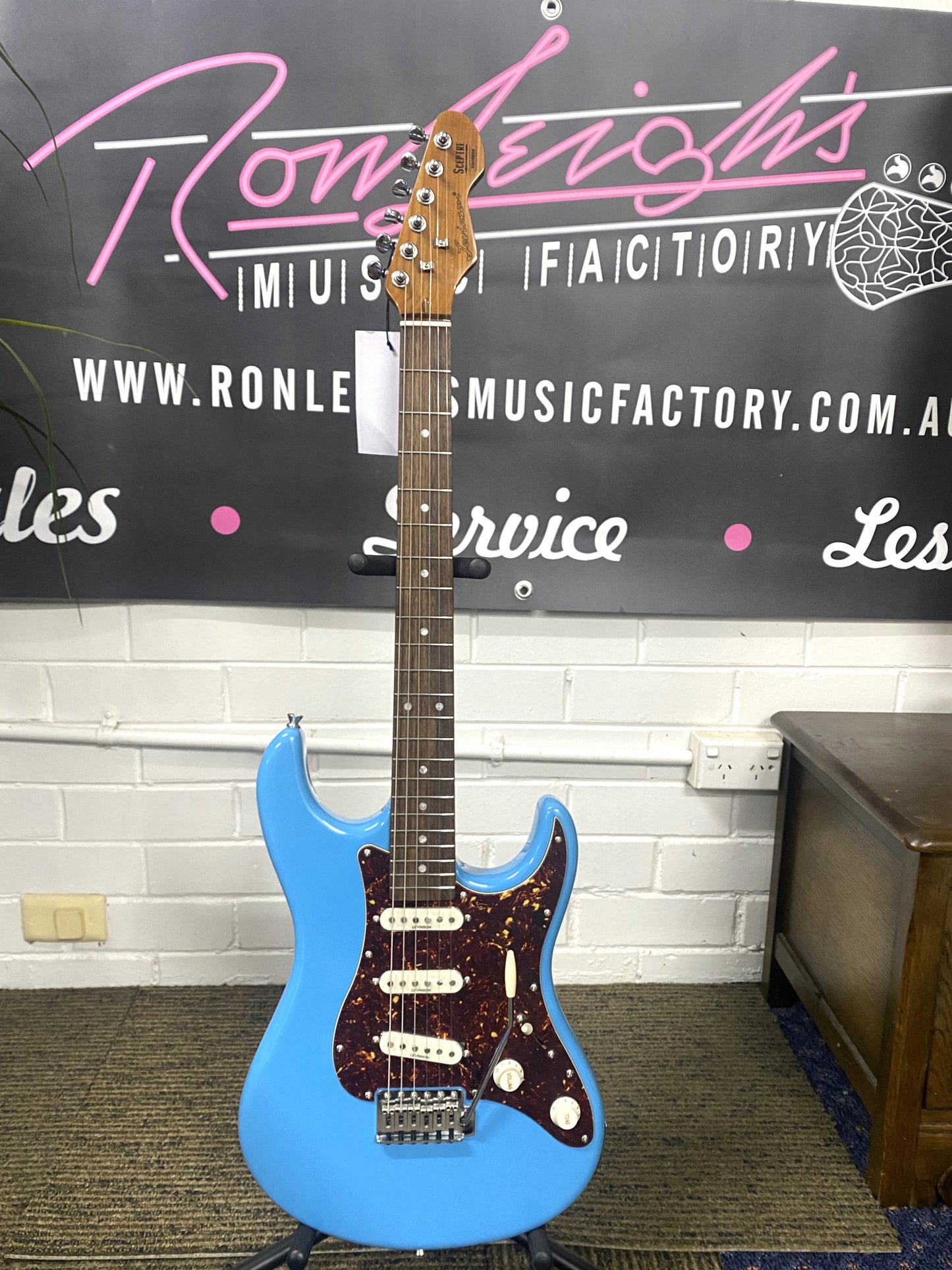 LEVINSON Sceptre Ventana Standard Double Cutaway - Sonic Blue