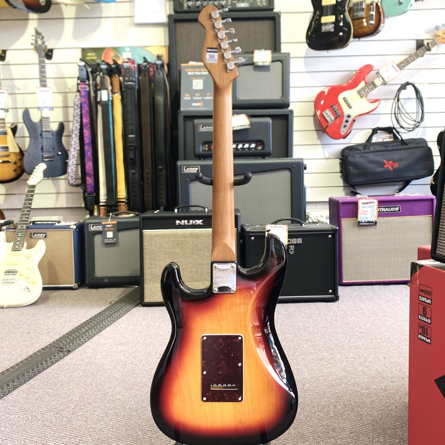 MOOER MSC10 Pro ST Style Electric Guitar - Sunburst
