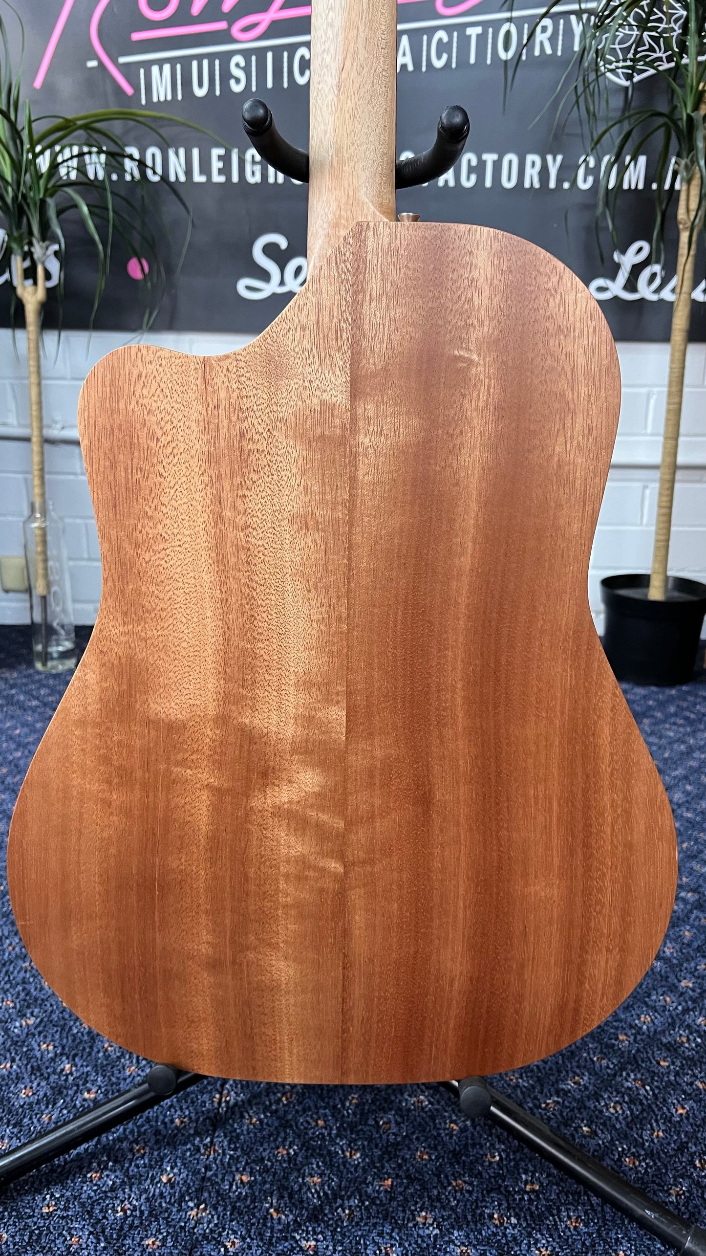 PRATLEY Entertainer Dreadnought Cutaway All Solid Maple/Bunya Acoustic /Electric