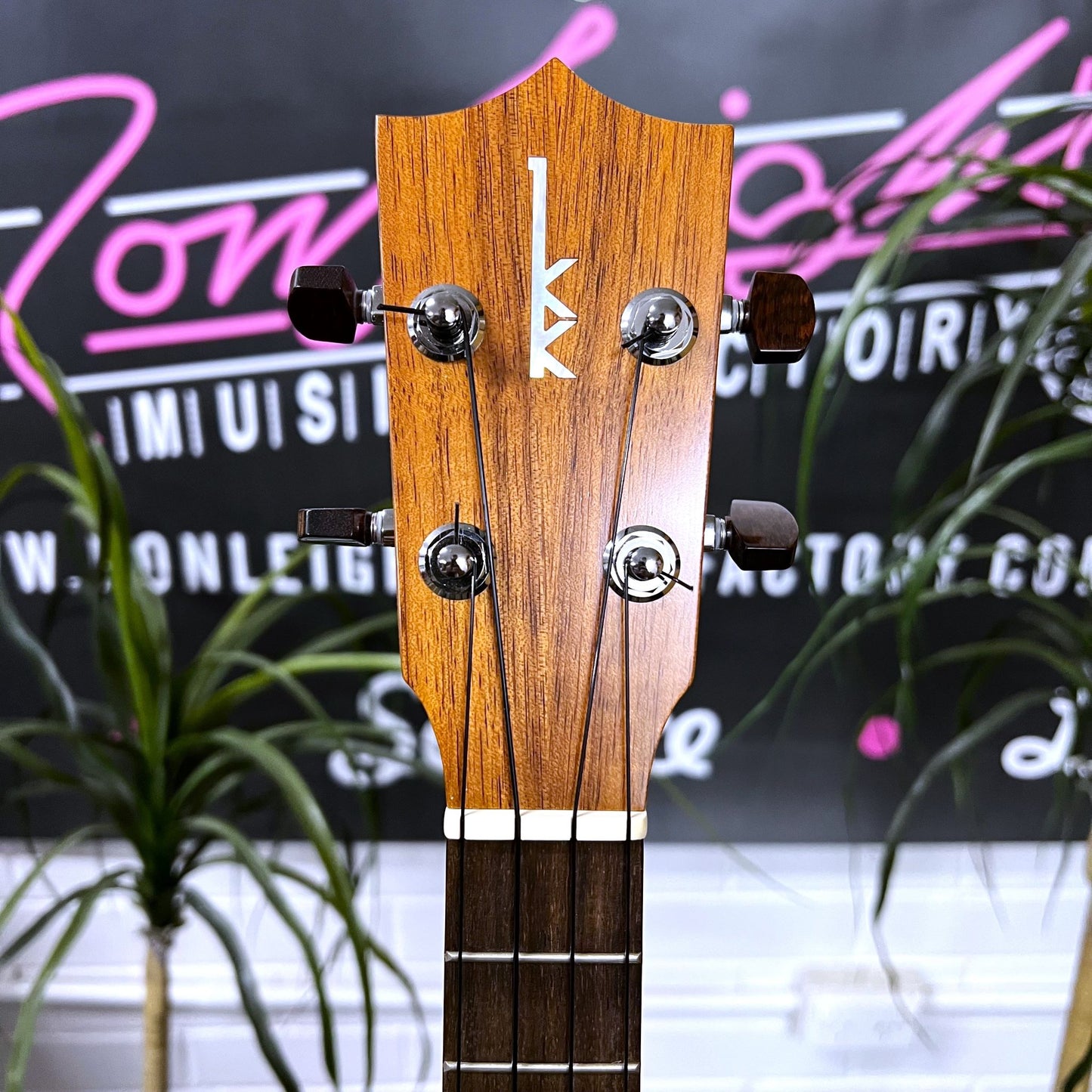 KAMAKA HF3 - Tenor Ukulele All Solid Koa