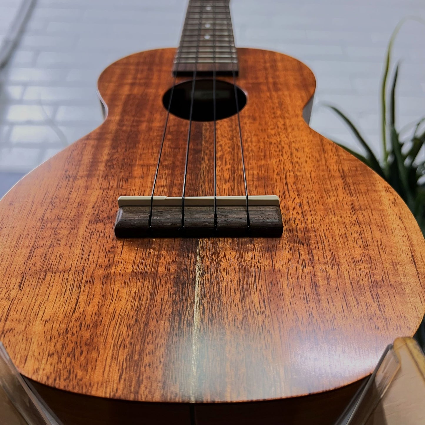 KAMAKA HF2-Concert Ukulele - All Solid Koa