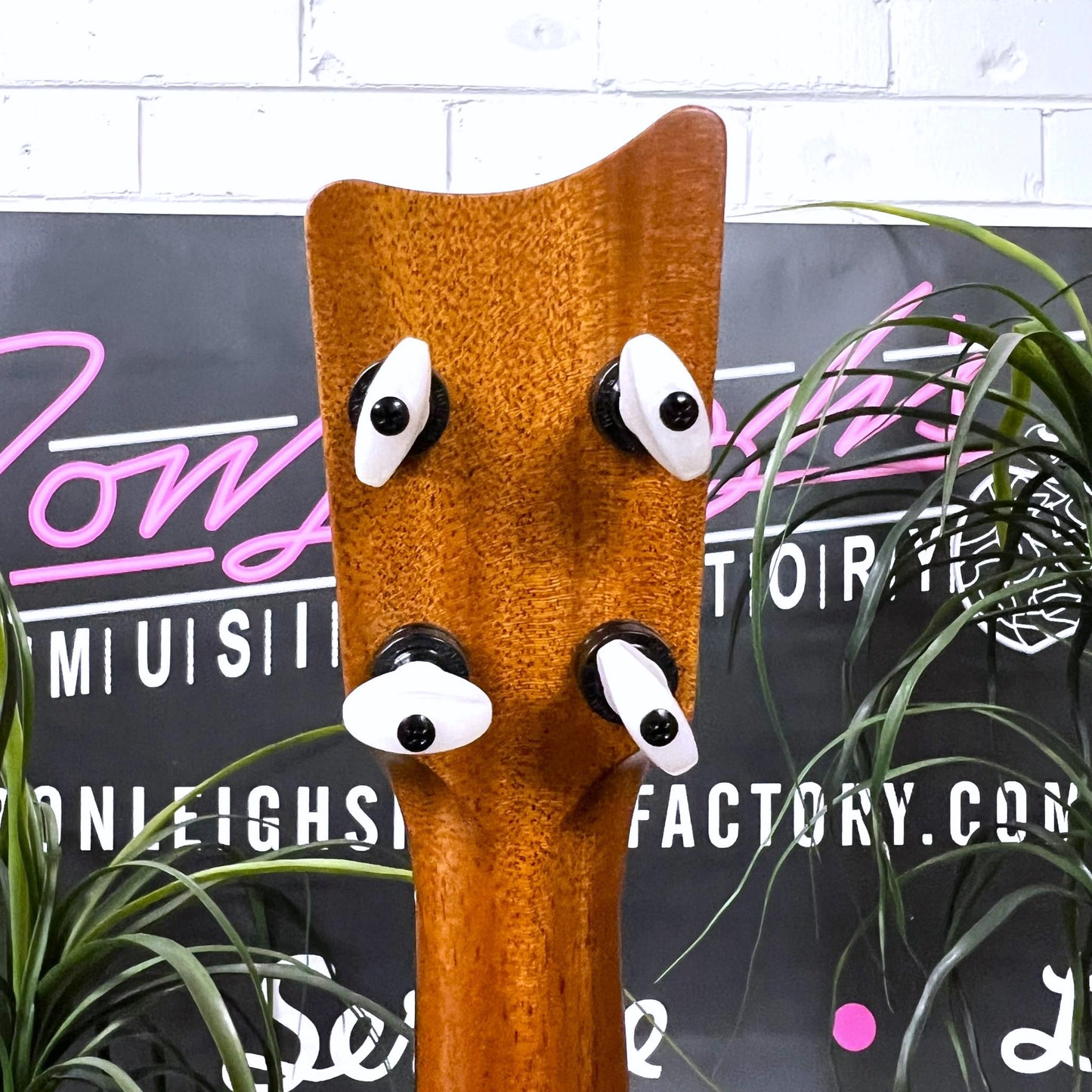 KAMAKA HF2-Concert Ukulele - All Solid Koa