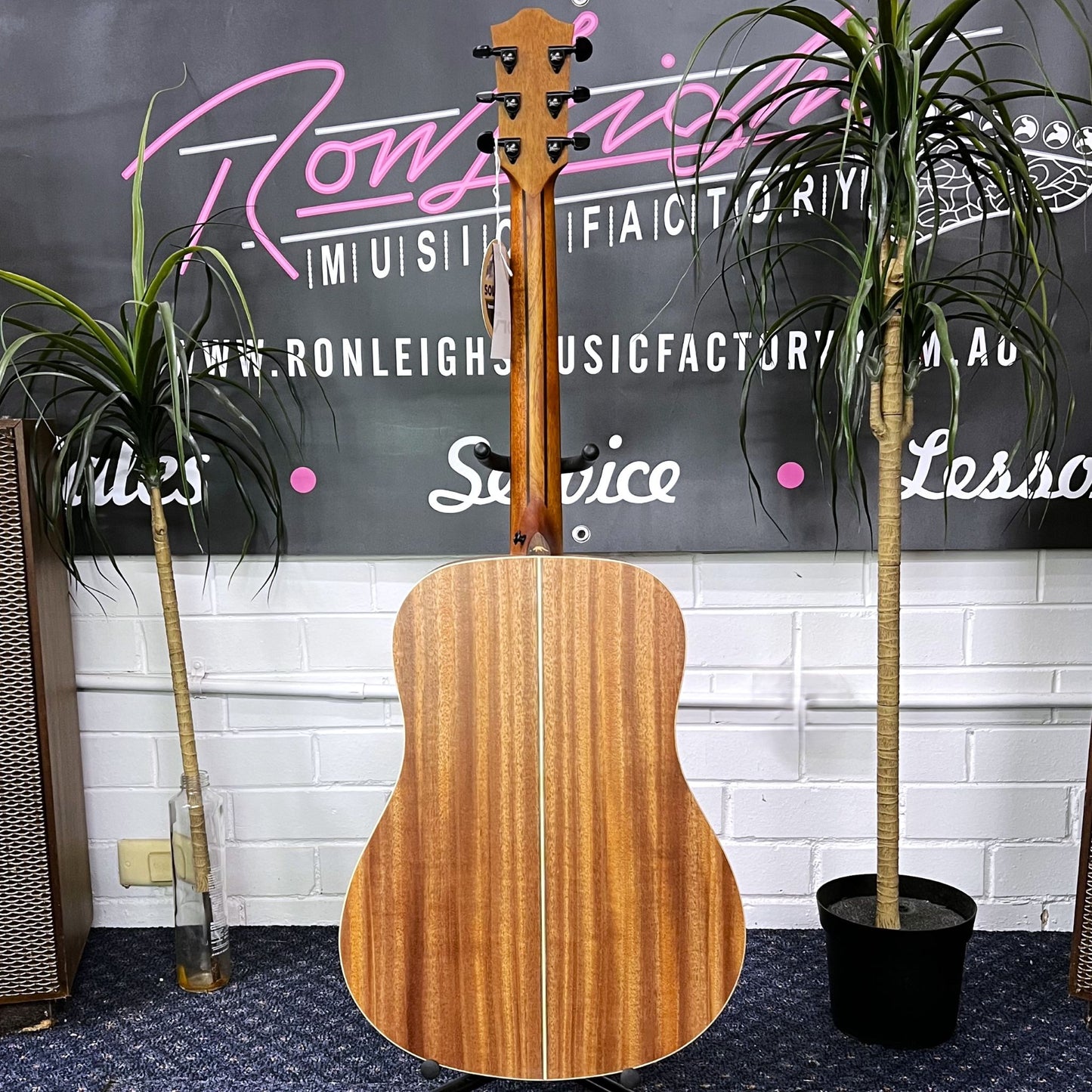 Bromo BAT1 Solid Spruce Top Dreadnought Acoustic Guitar – Tahoma Series