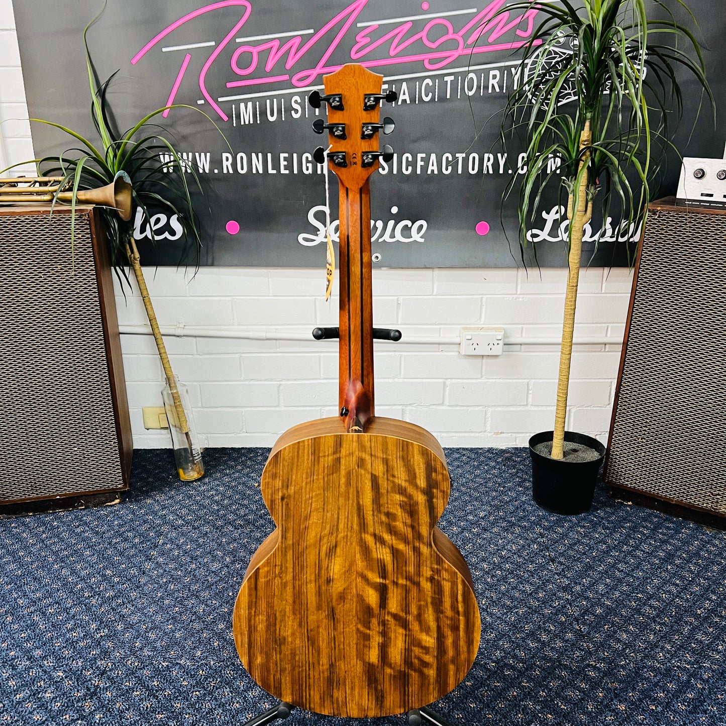 Bromo BAT8ME BK Mini Jumbo Acoustic-Electric Guitar – Solid Mahogany Top | Tahoma Series