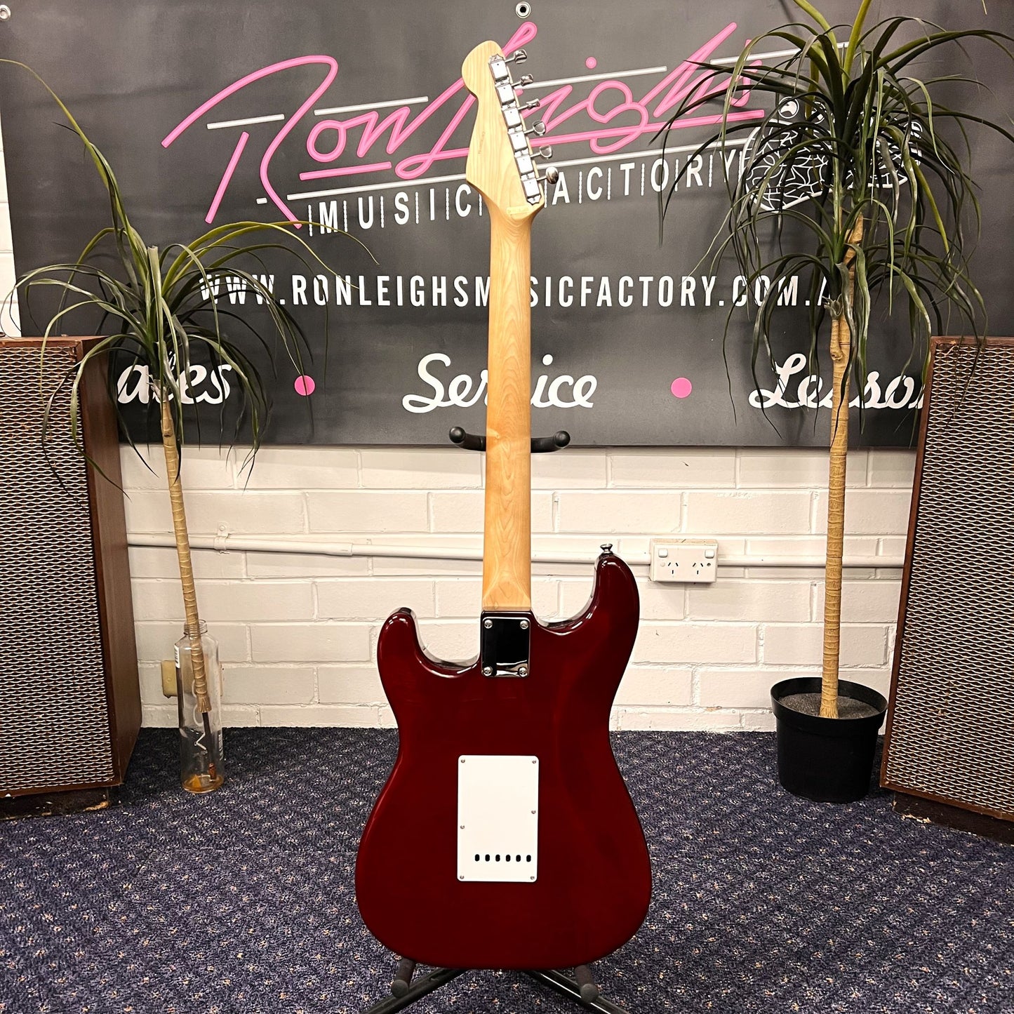 TOKAI ST Style Electric Guitar w/gig bag -Wine Red