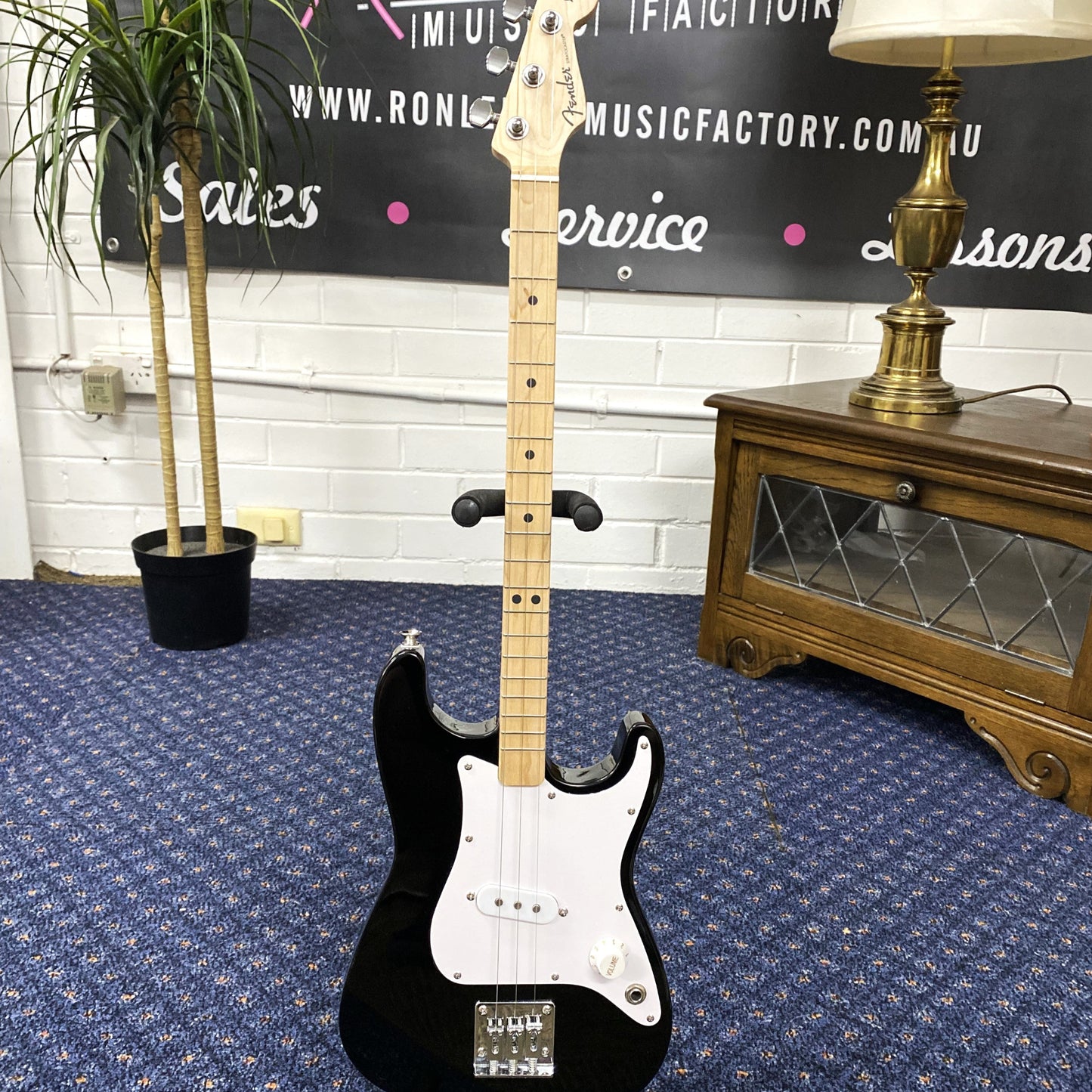 FENDER x LOOG Stratocaster 3-String Children's Guitar