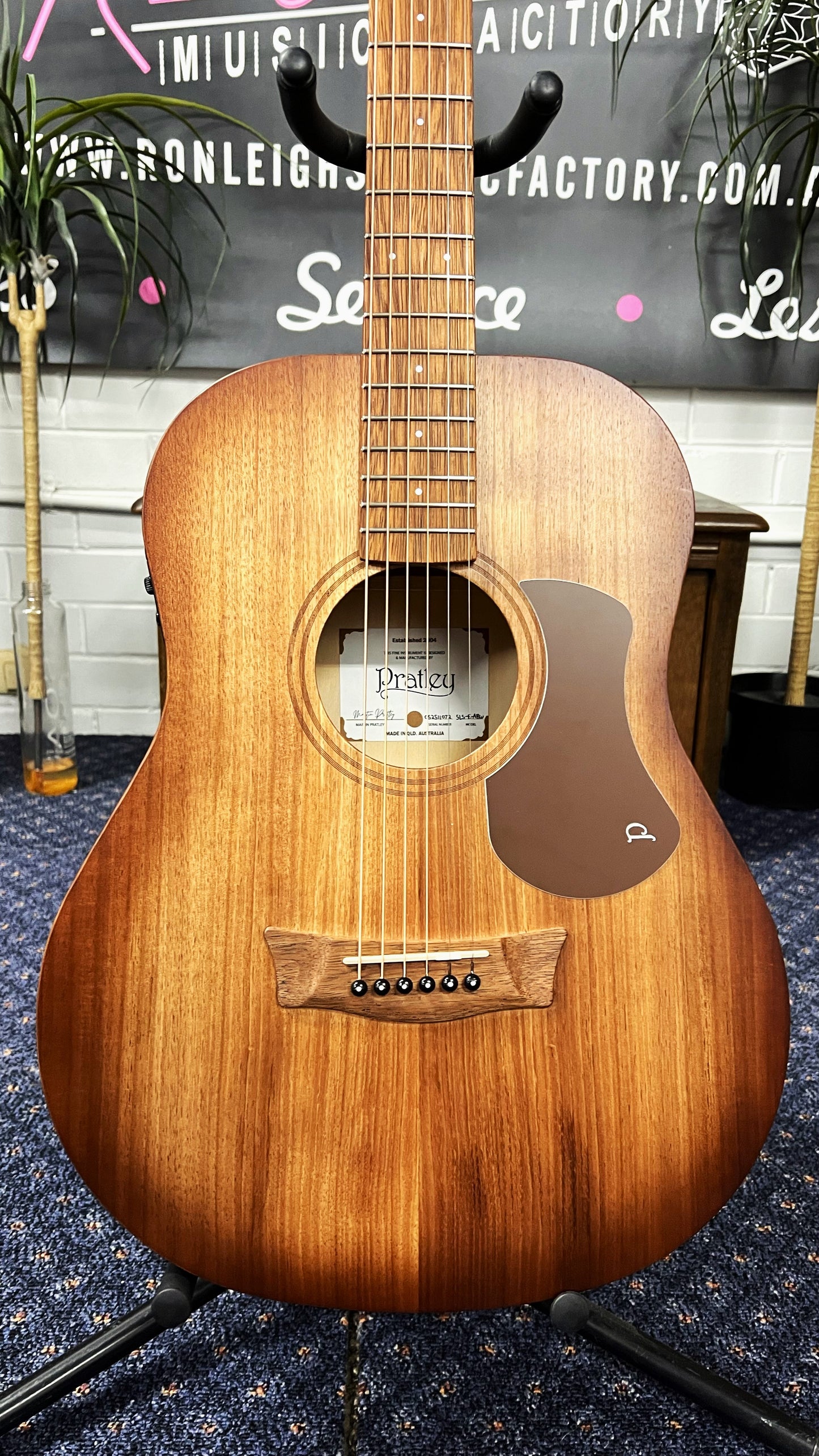 PRATLEY SL Stage Blackwood Guitar w/ Fishman Pickup