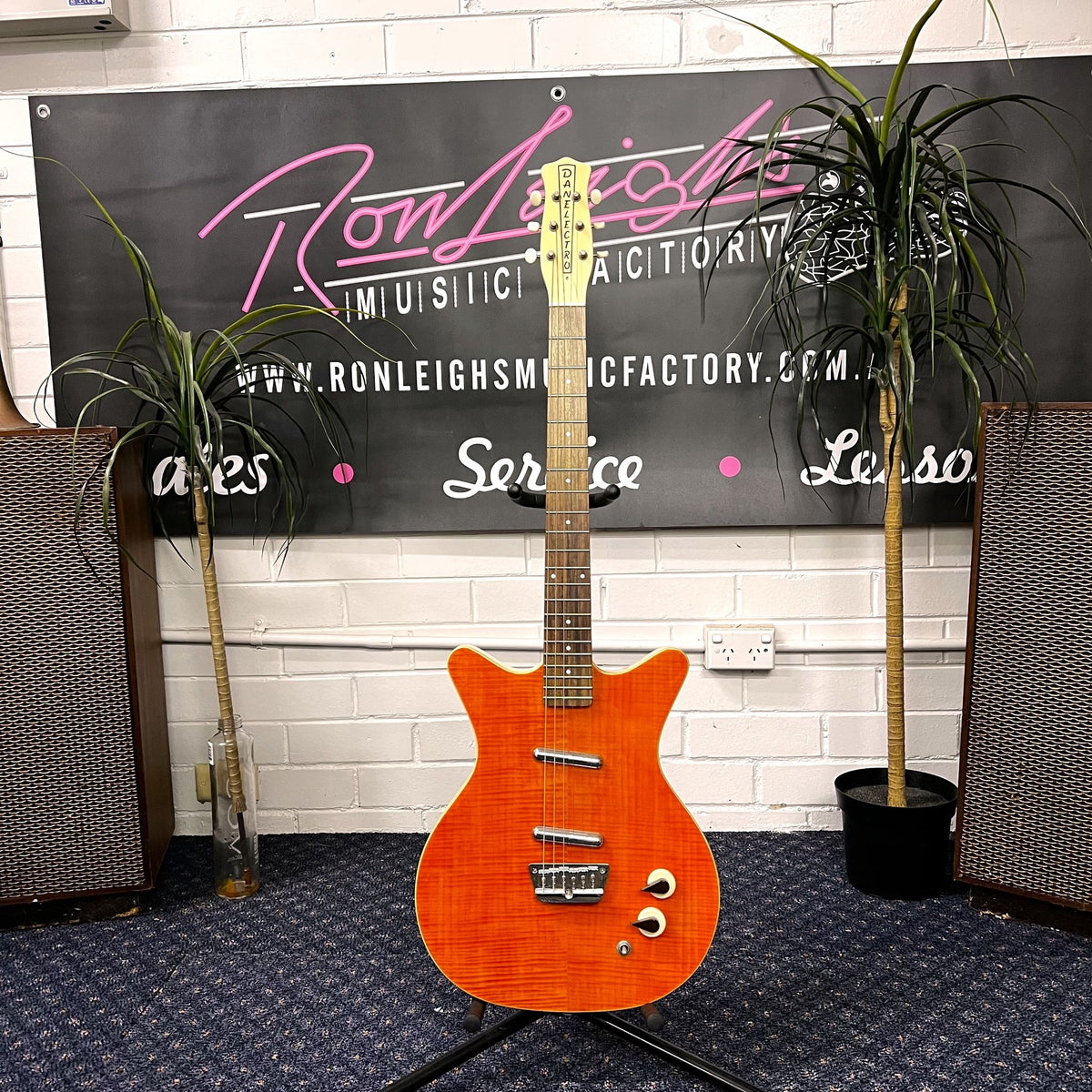 Maple Devine DANELECTRO '59 Divine - Flame Maple