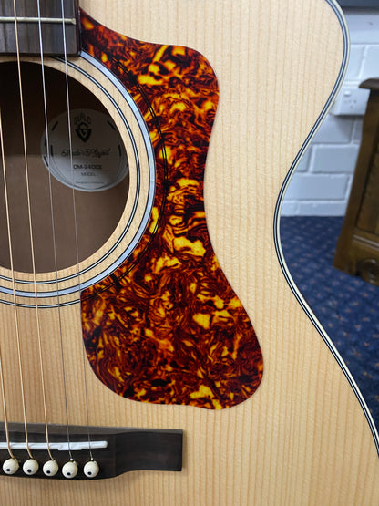 GUILD OM-240CE Orchestra Cutaway Acoustic / Electric Guitar