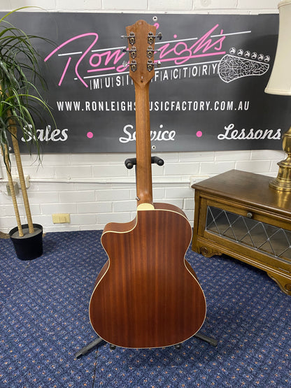 GUILD OM-240CE Orchestra Cutaway Acoustic / Electric Guitar