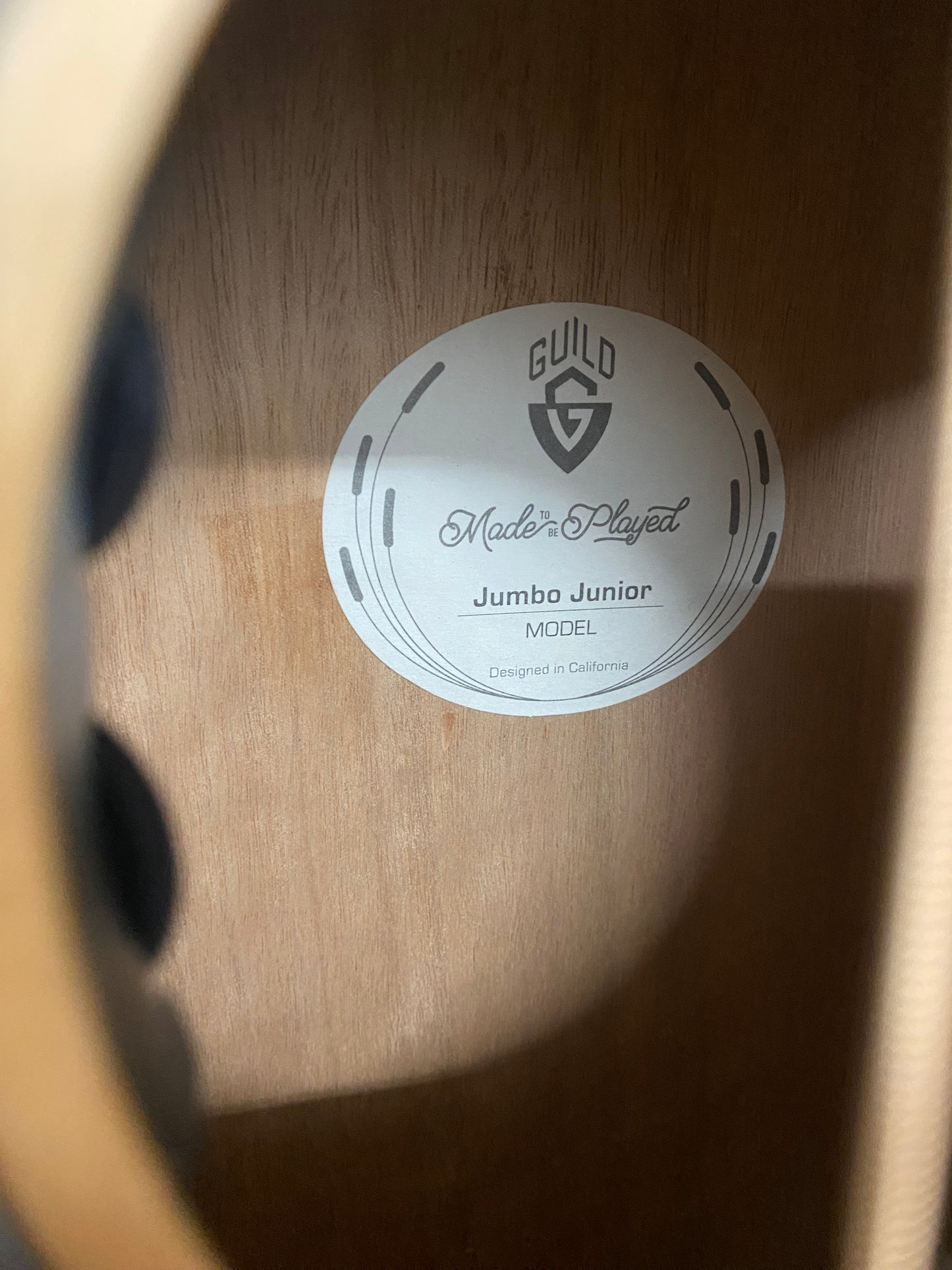 GUILD Jumbo Junior Short Scale Acoustic / Electric Guitar