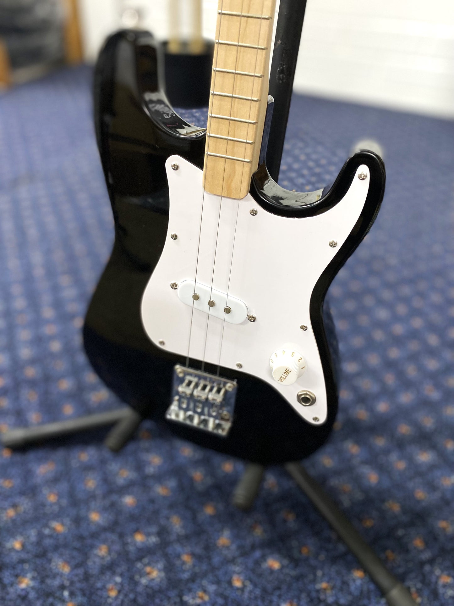 FENDER x LOOG  Stratocaster 3-String Children's Guitar