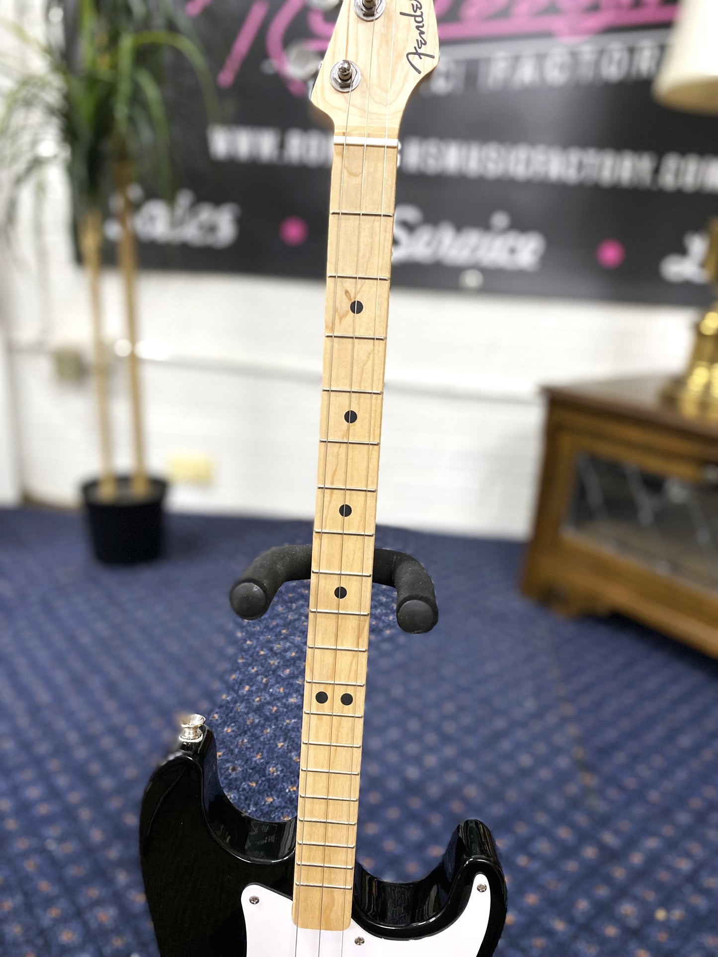 FENDER x LOOG  Stratocaster 3-String Children's Guitar