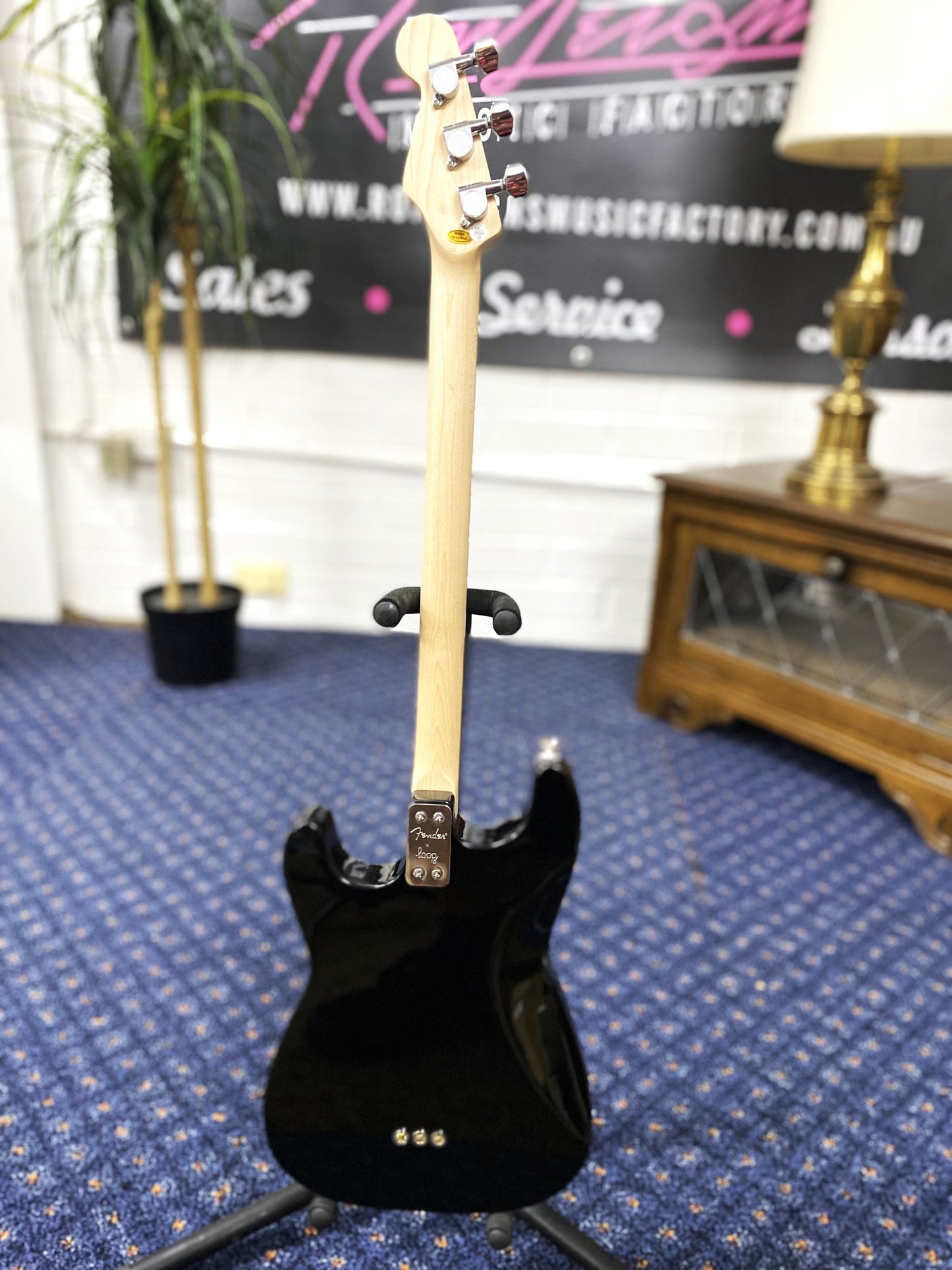 FENDER x LOOG  Stratocaster 3-String Children's Guitar