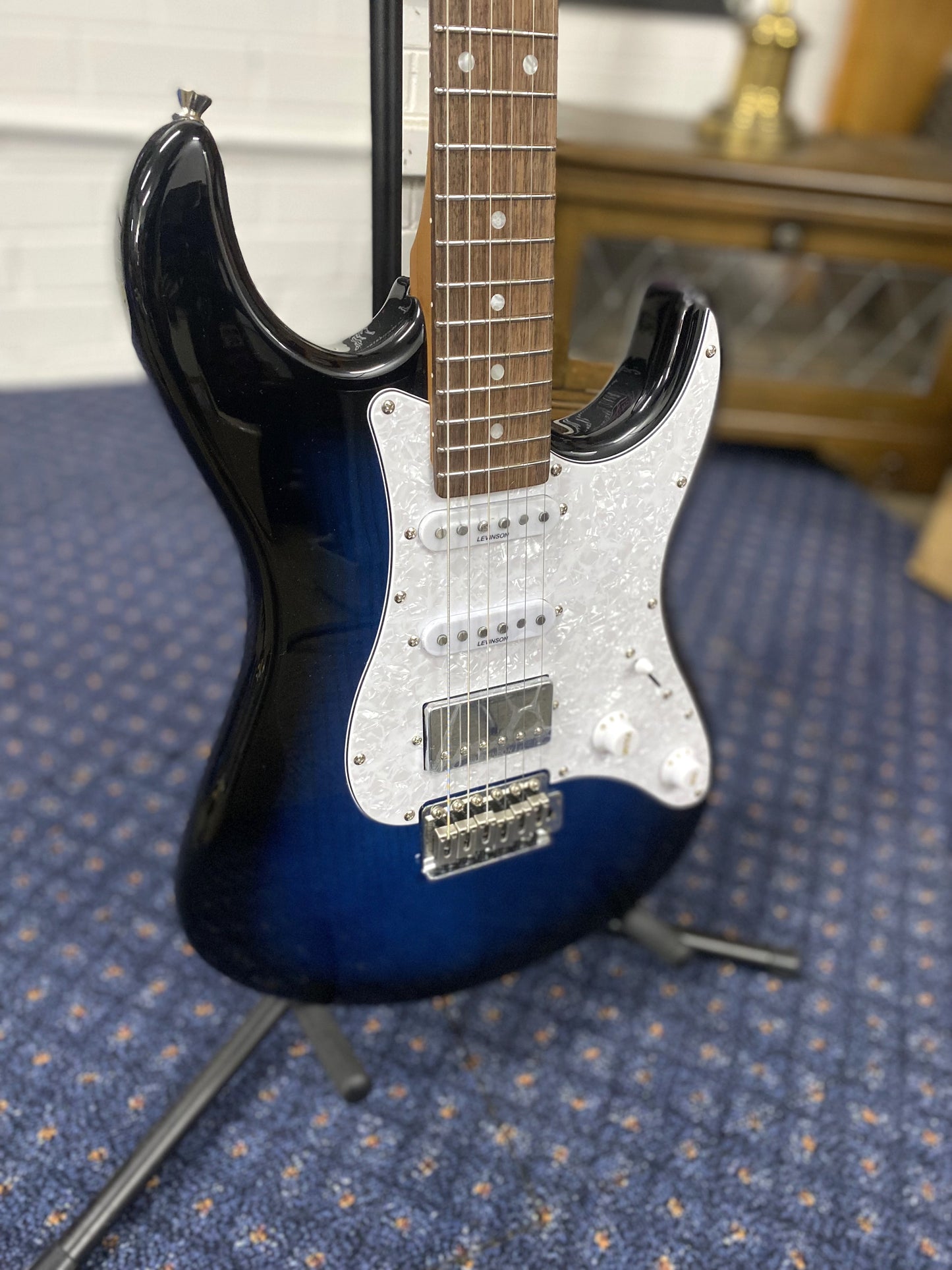 LEVINSON Sceptre Ventana Deluxe Double Cutaway - See Thru Ocean Blue