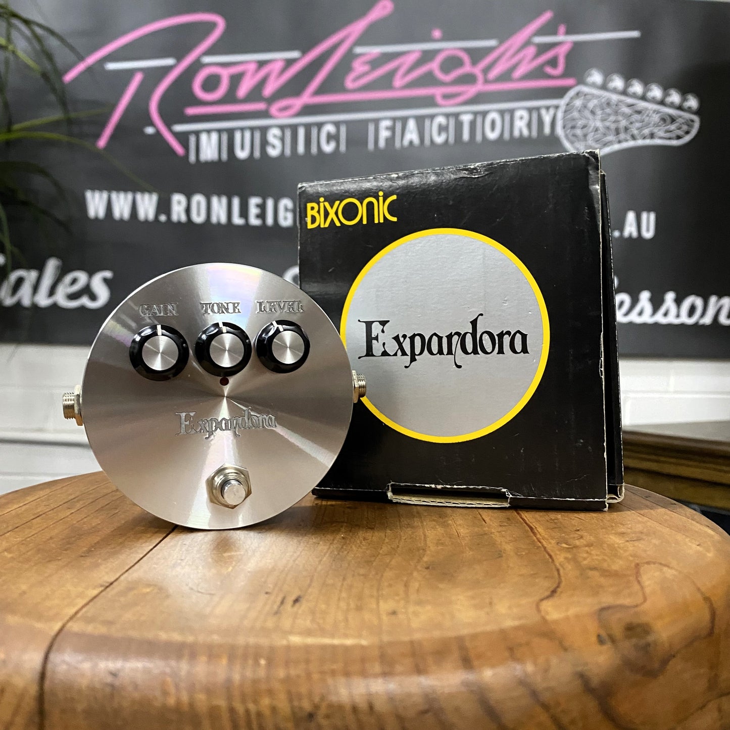 Bixonic Expandora Overdrive / Distortion Pedal – Owned by Tommy Emmanuel