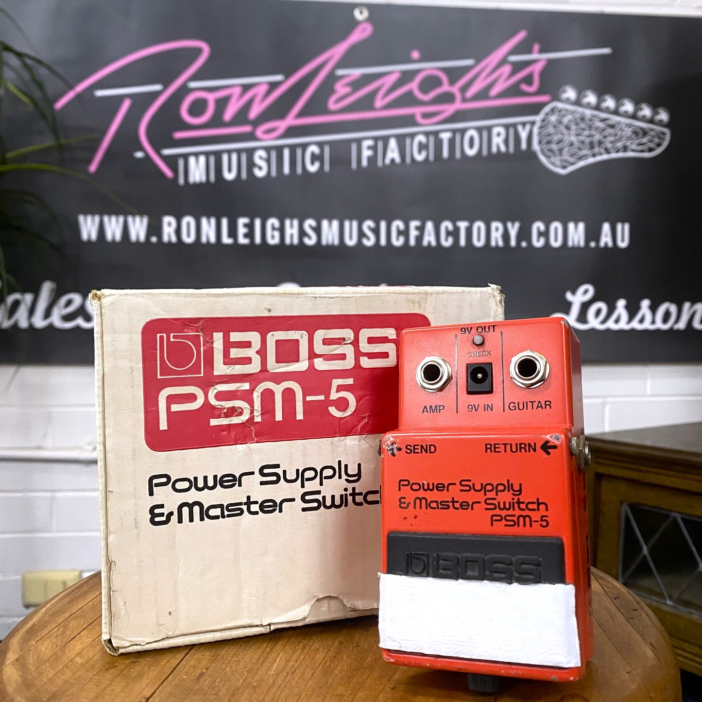 BOSS PSM-5 Power Supply & Master Switch Owned & Signed by Tommy Emmanuel