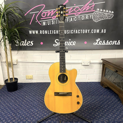 Gibson Chet Atkins SST (1991) – Owned by Tommy Emmanuel
