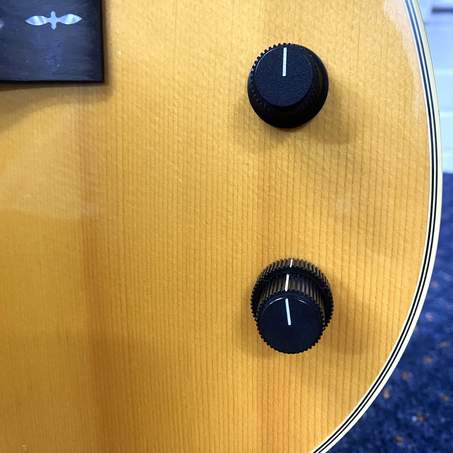 Gibson Chet Atkins SST (1991) – Owned by Tommy Emmanuel