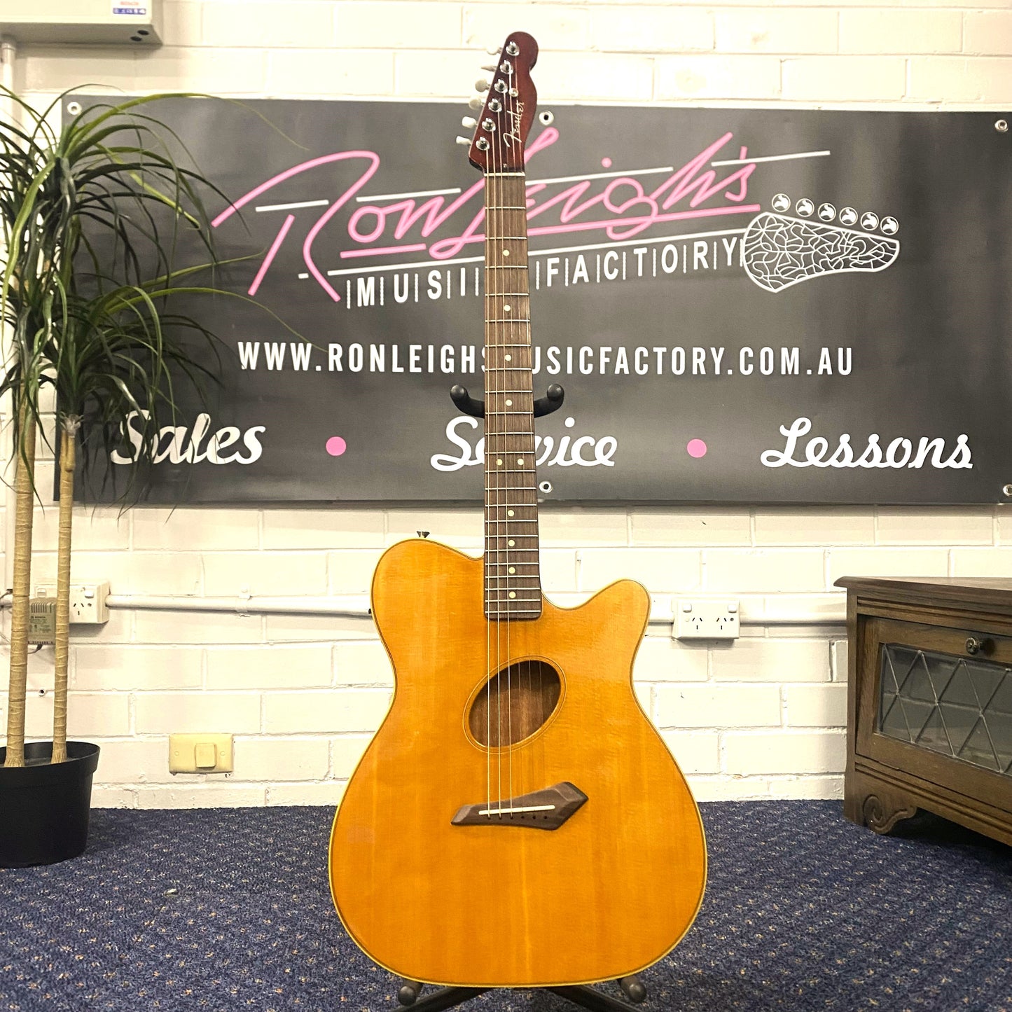 Fender Telecoustic Slimline (MIJ, 1990s) – Owned by Tommy Emmanuel