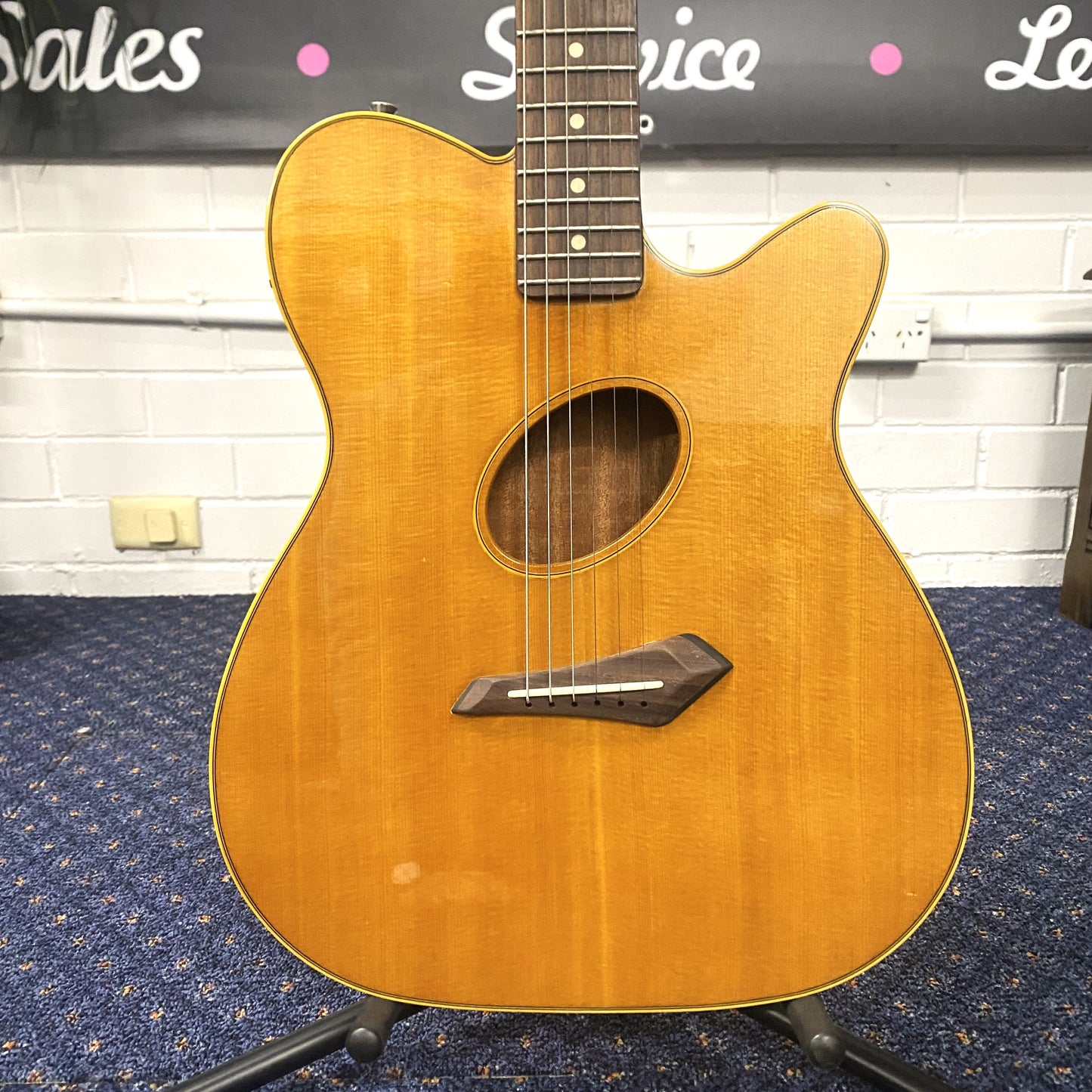 Fender Telecoustic Slimline (MIJ, 1990s) – Owned by Tommy Emmanuel
