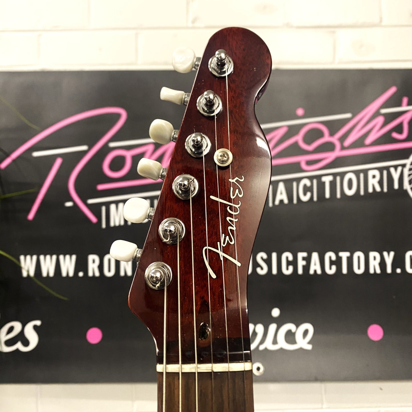 Fender Telecoustic Slimline (MIJ, 1990s) – Owned by Tommy Emmanuel