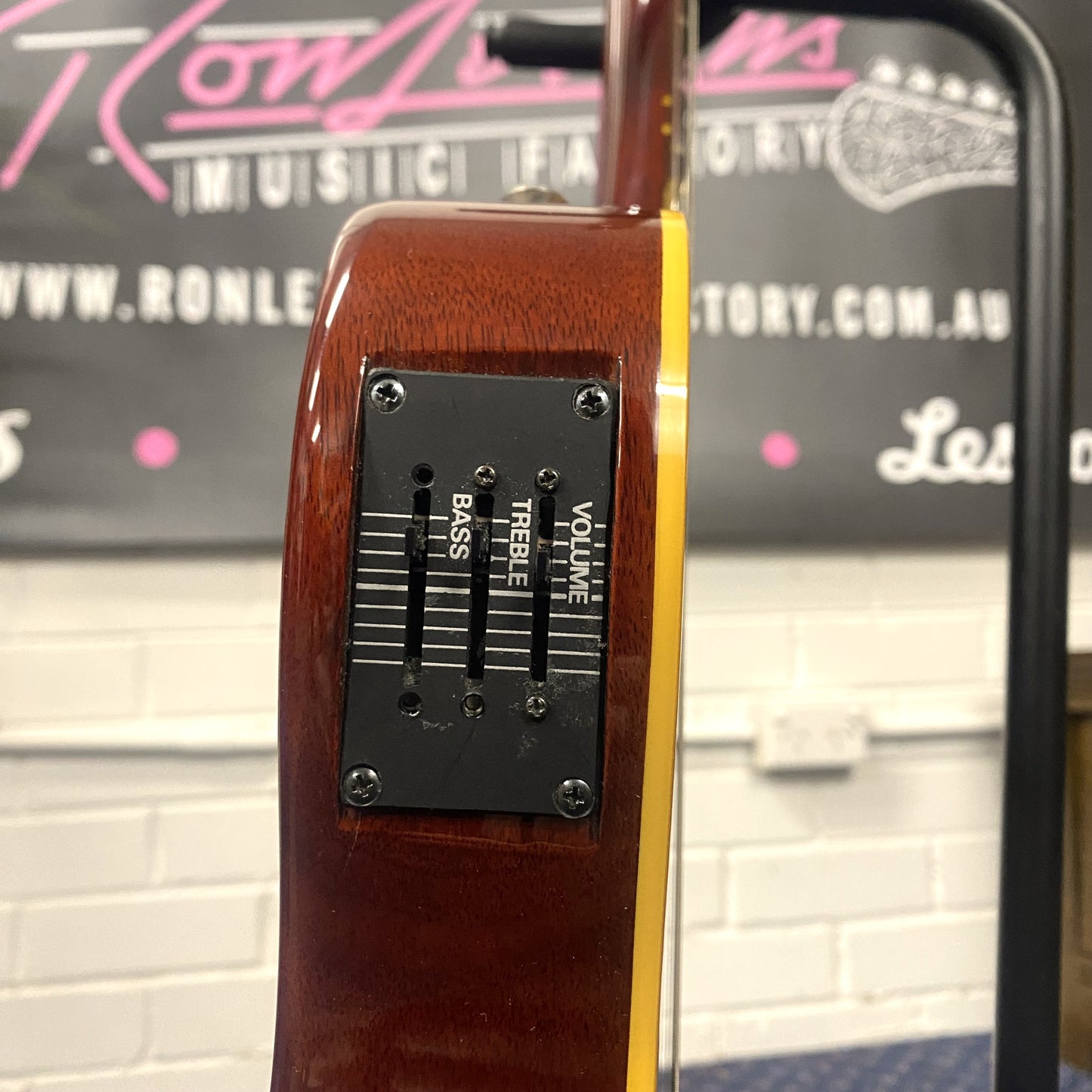 Fender Telecoustic Slimline (MIJ, 1990s) – Owned by Tommy Emmanuel