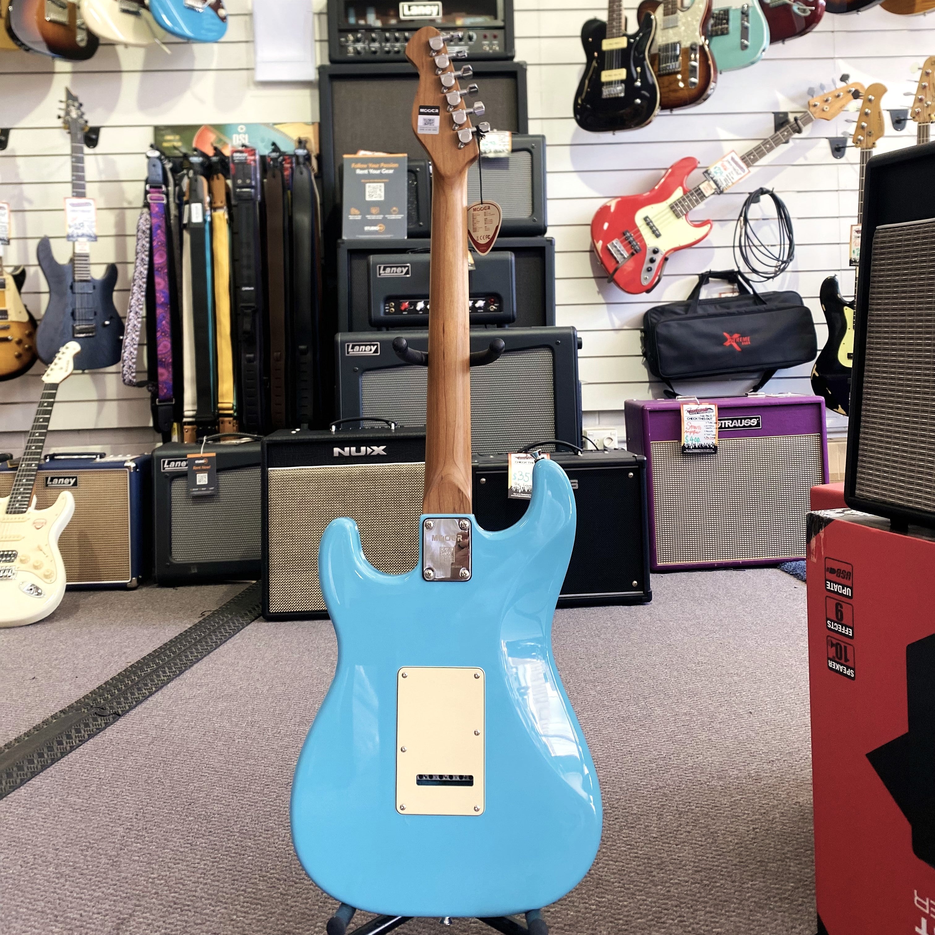 Mooer MSC10 Pro ST Style Electric Guitar Daphnie Blue