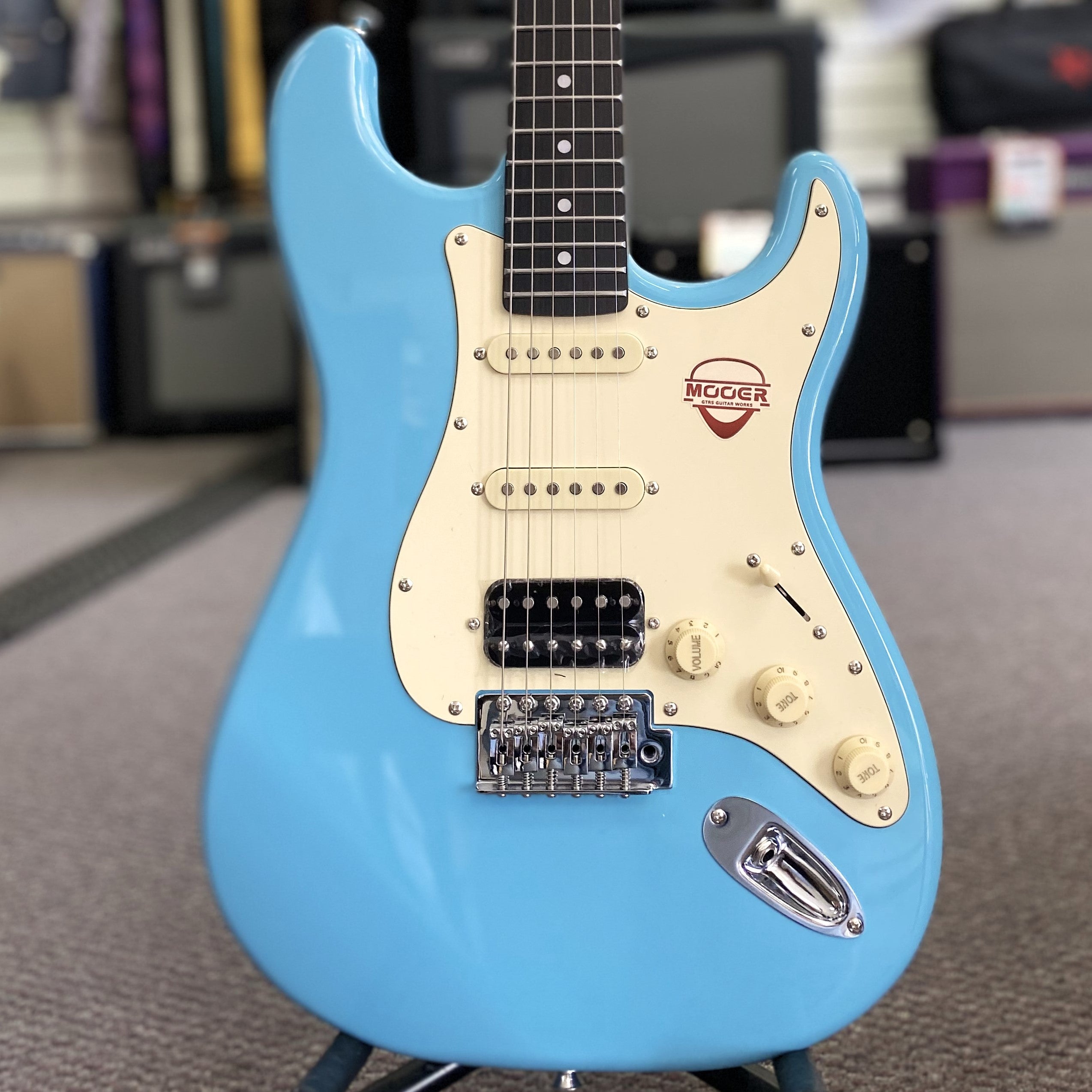 Mooer MSC10 Pro ST Style Electric Guitar Daphnie Blue