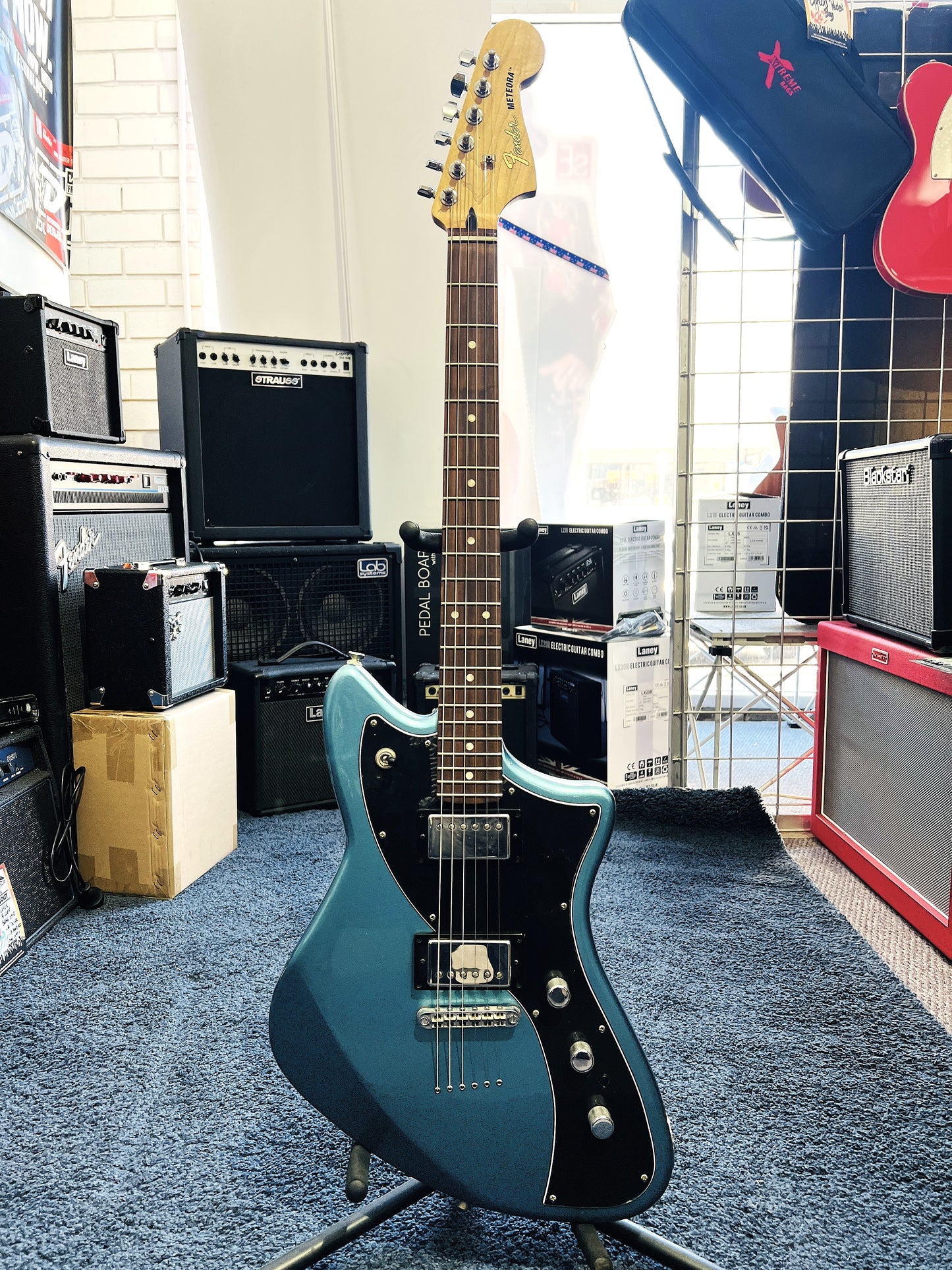 Fender Parallel Universe Meteora HH – Lake Placid Blue (Pre-Loved)
