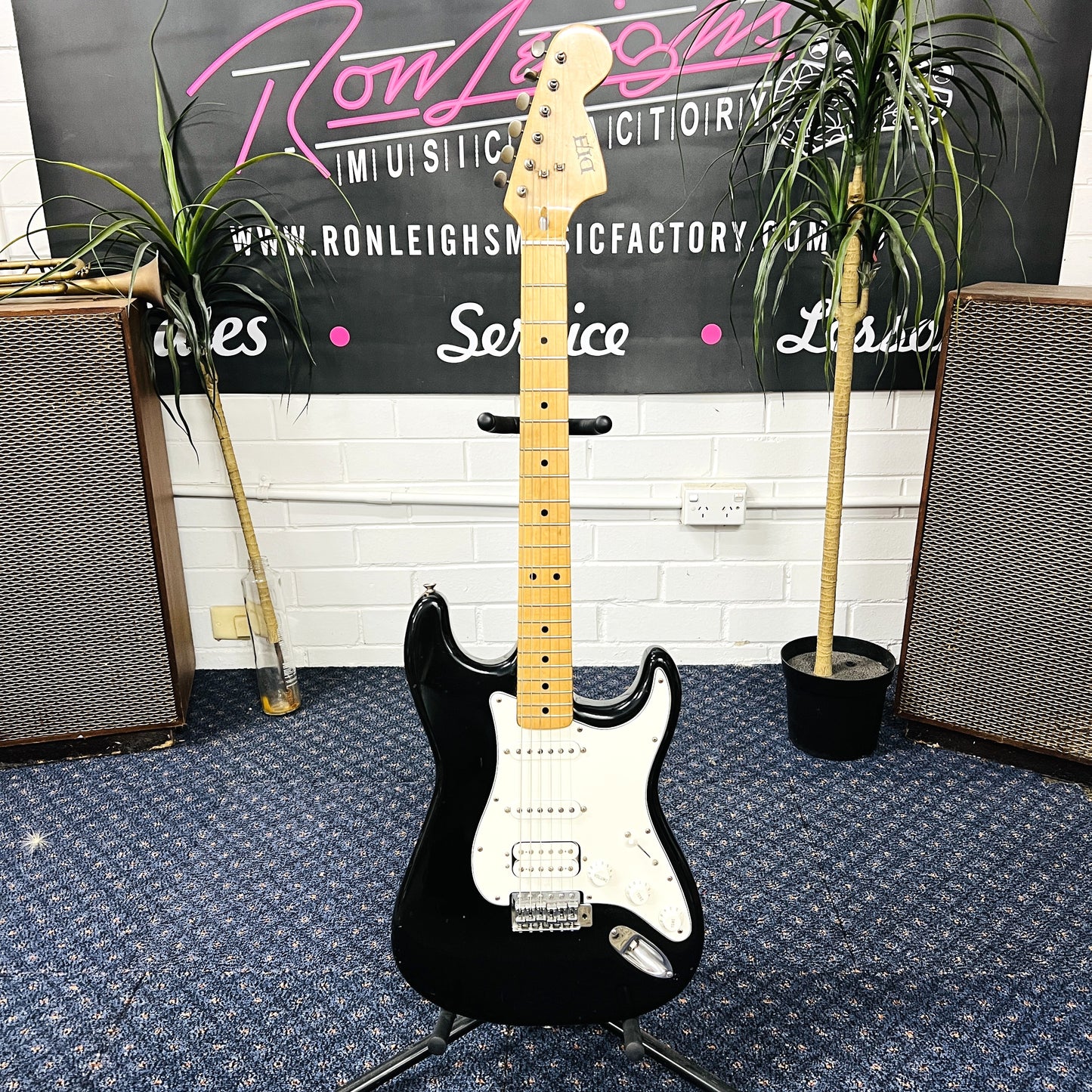 DIA Strat Style Made in Japan Matsumoku Factory Vintage MIJ Electric Guitar