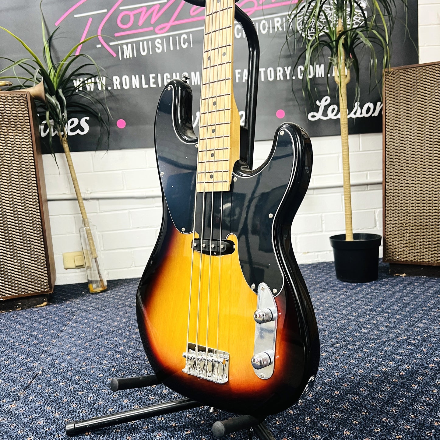 TOKAI 'Legacy Series' '51 PB-Style Electric Bass in Tobacco Sun Burst