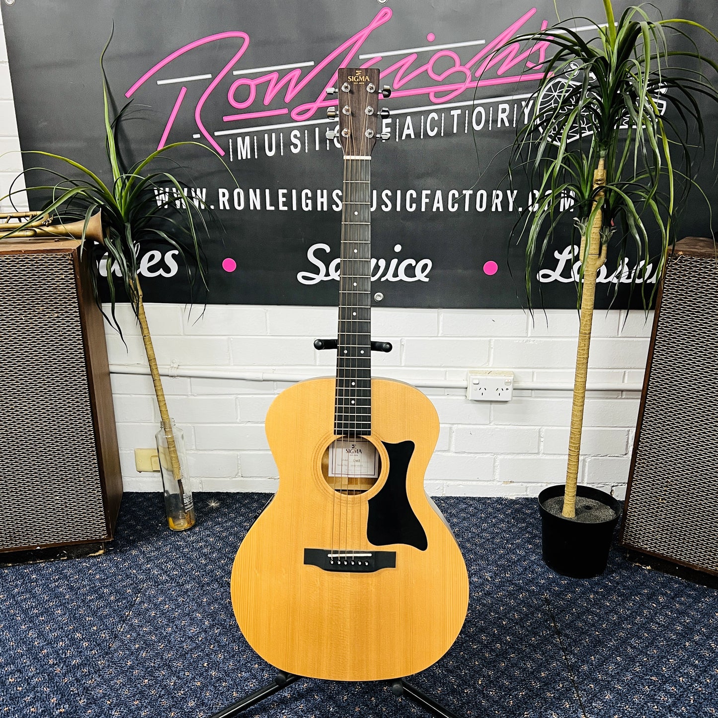 SIGMA SE Series Grand OM Acoustic / Electric Guitar w/Fishman pickup