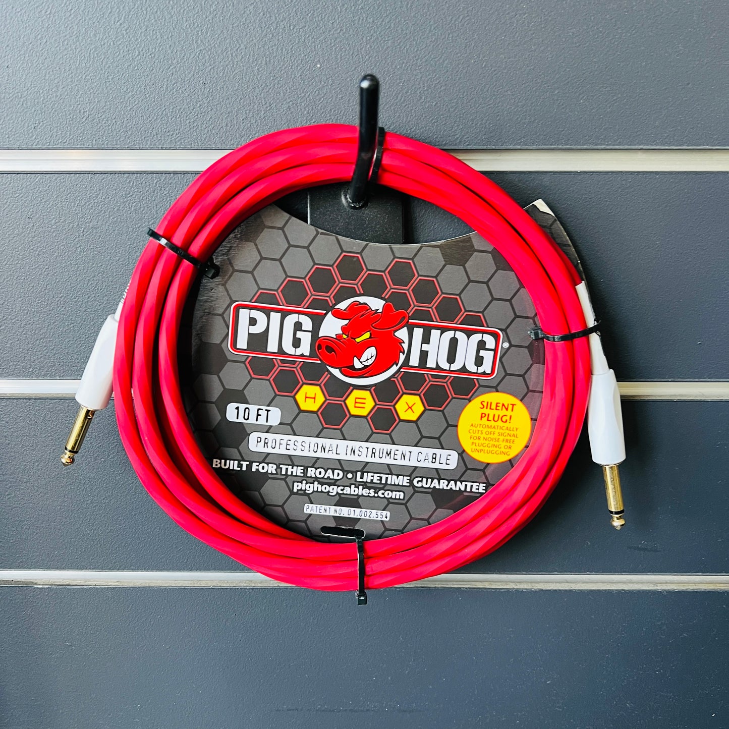 Pig Hog Hex Series Silent Cable 10 ft Candy Apple Red Straight to Straight