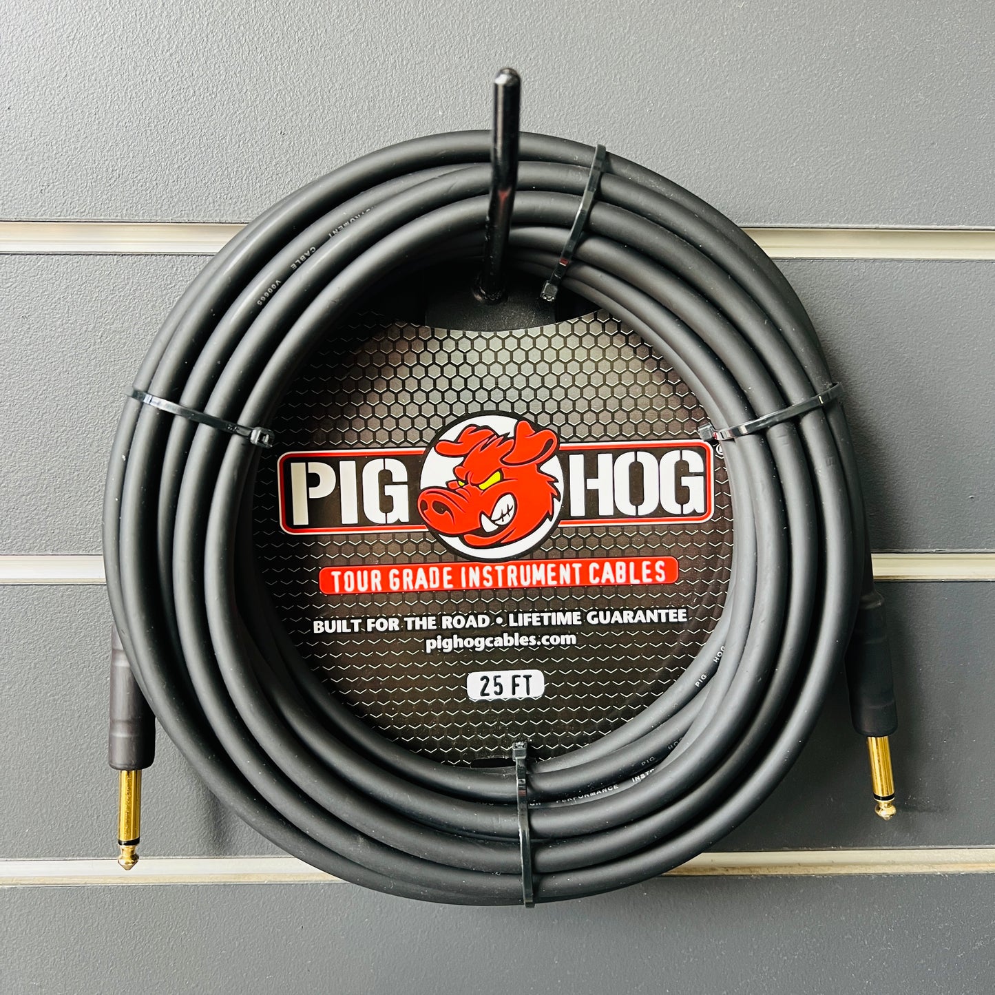 PIG HOG 25' Tour Grade Guitar Lead in Black -Straight to Straight