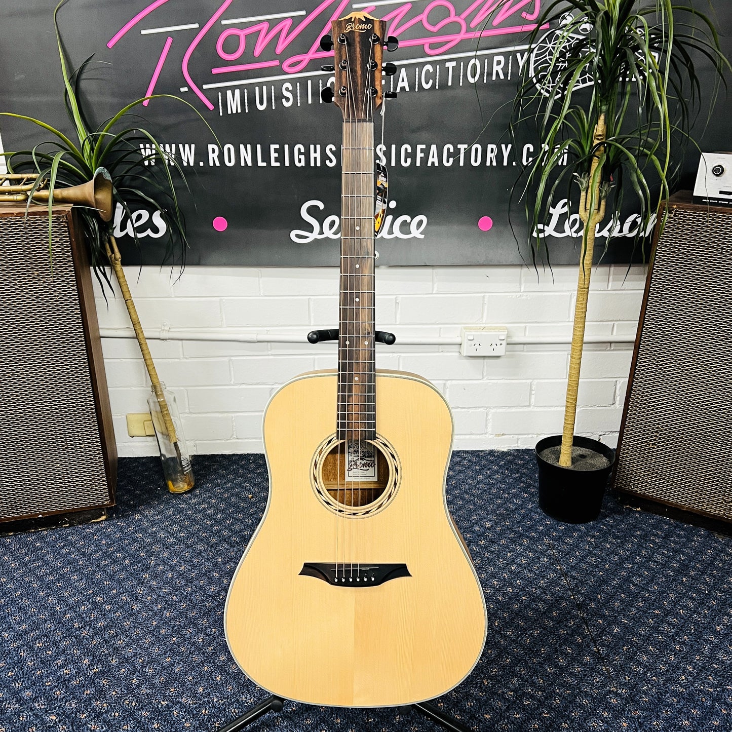Bromo BAA1 Dreadnought Acoustic Guitar – Spruce Top | Appalachia Series