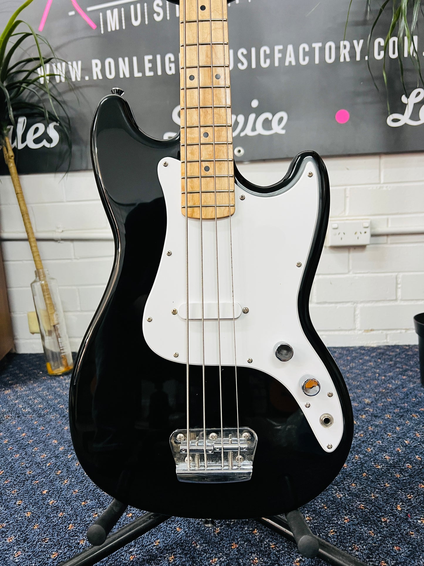 Squier by Fender Bronco Bass – Black | Pre-Loved Short-Scale Electric Bass Guitar