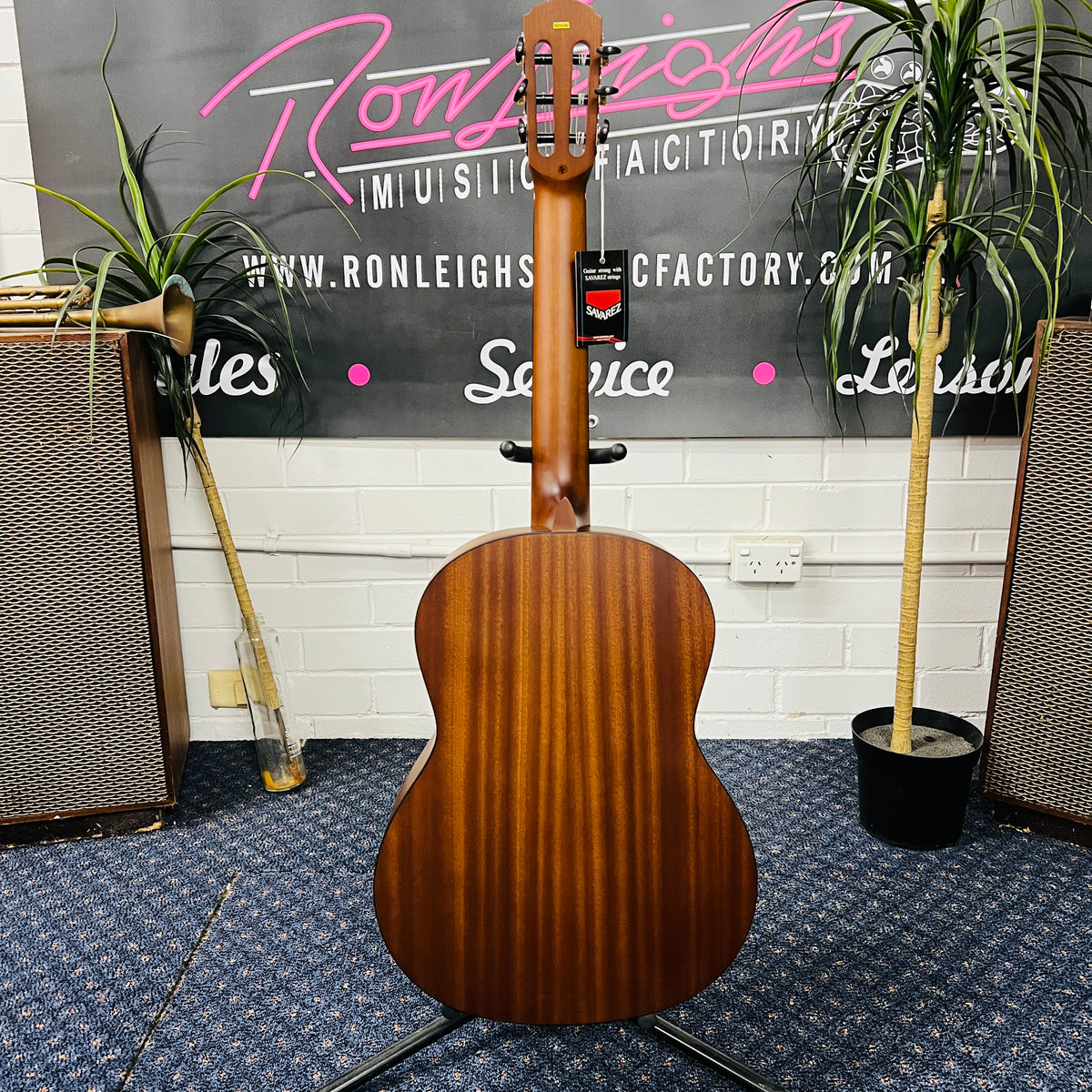 Altura A1M 4/4 Classical Guitar | Beginner Guitar with Gigbag