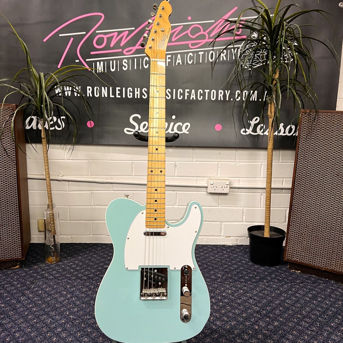 TOKAI Breezysound ATE106B Sonic Blue Electric Guitar w/gig bag