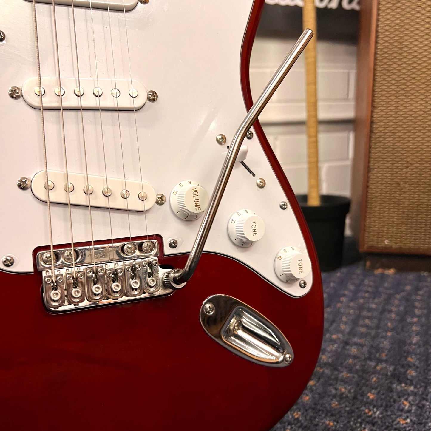 TOKAI ST Style Electric Guitar w/gig bag -Wine Red
