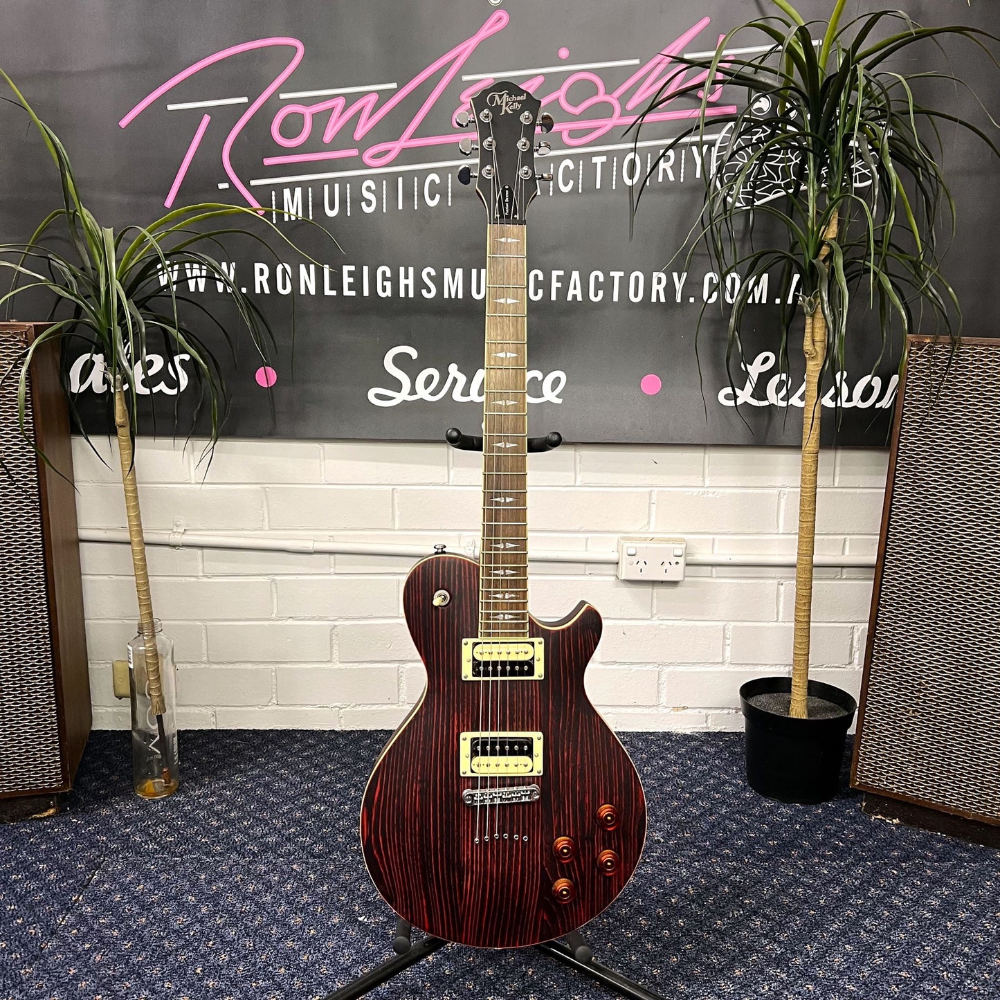 MICHAEL KELLY Patriot Decree Open Transparent Red Electric Guitar